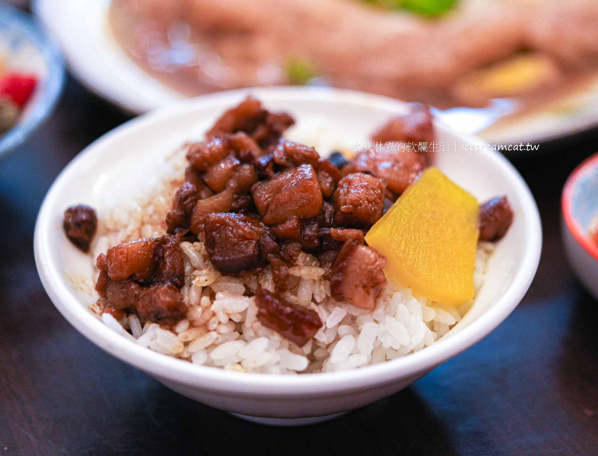 【芝山美食】廣澤擔仔麵菜單必點滷肉飯和紅燒肉,士林人氣熱炒小吃 @冰淇淋貓的軟爛生活 【芝山美食】廣澤擔仔麵菜單必點滷肉飯和紅燒肉,士林人氣熱炒小吃 @冰淇淋貓的軟爛生活