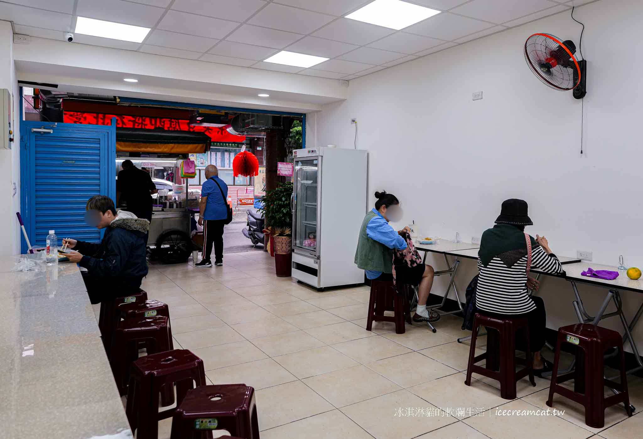 搬家【華榮臭豆腐】士林華榮市場必吃，郭台銘愛的中藥臭豆腐 @冰淇淋貓的軟爛生活