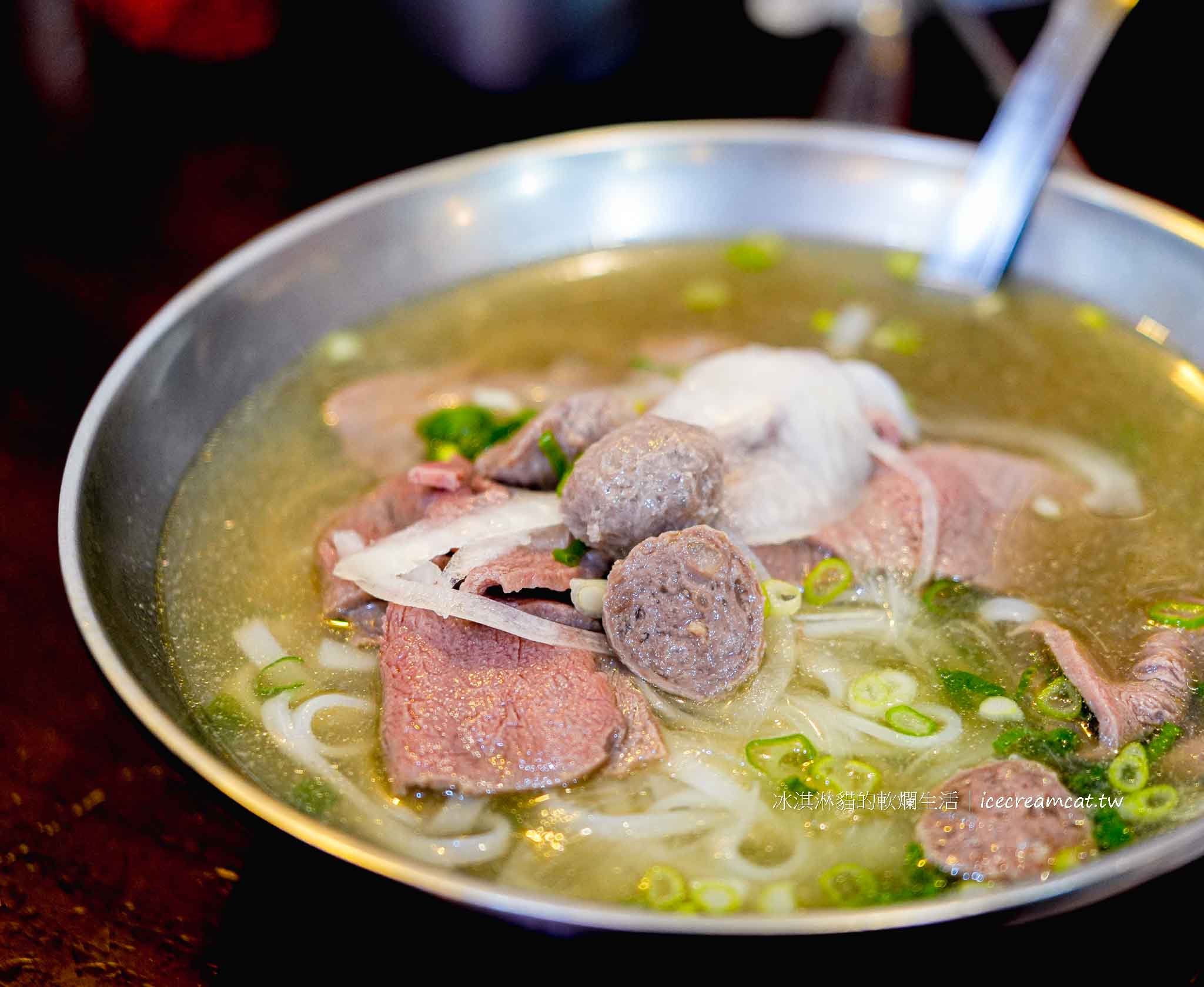 台北【河內河粉】超人氣越南生牛肉河粉推薦,捷運南京三民站美食必吃 @冰淇淋貓的軟爛生活 台北【河內河粉】超人氣越南生牛肉河粉推薦,捷運南京三民站美食必吃 @冰淇淋貓的軟爛生活
