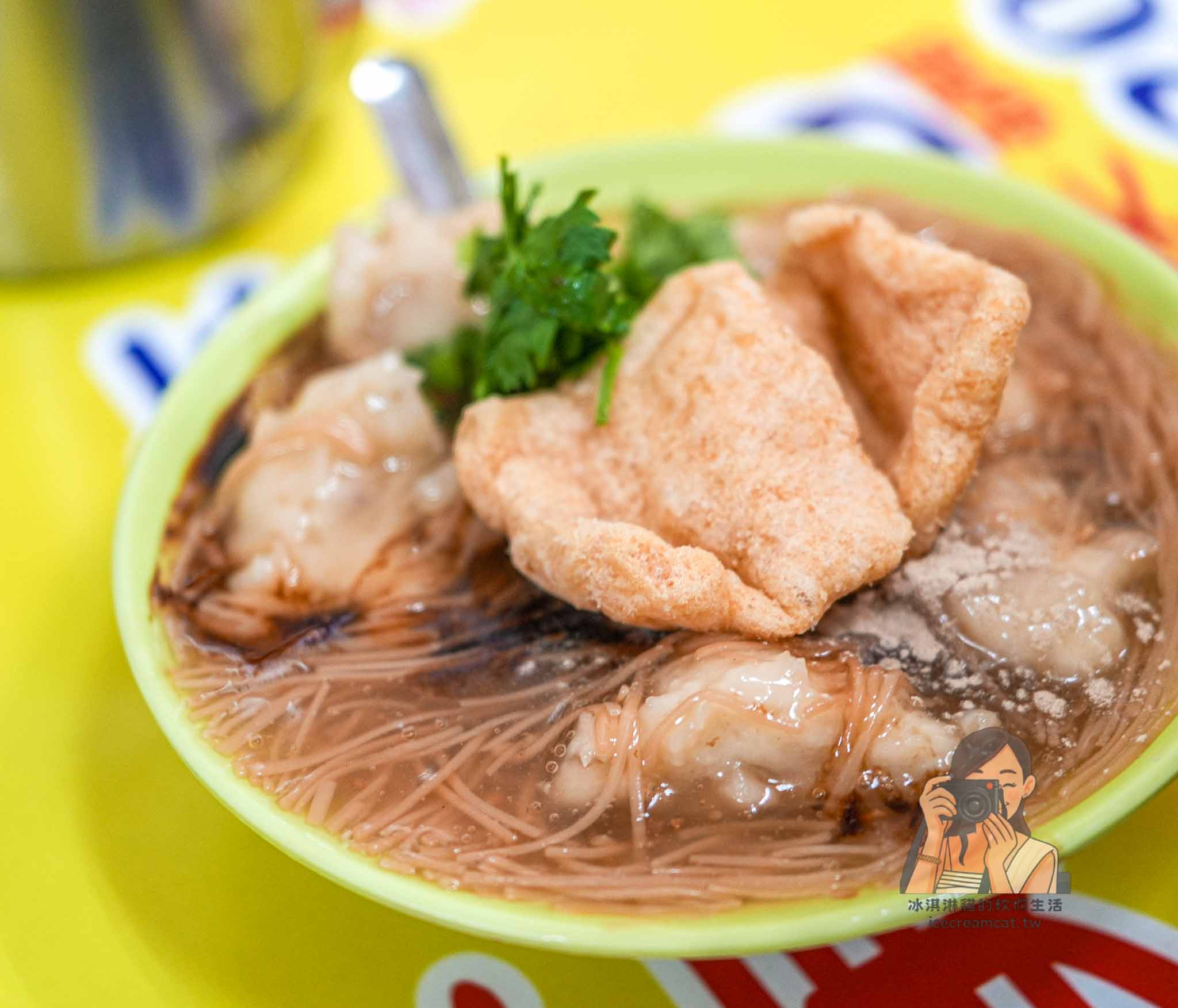 【基隆三沙灣美食】麥克麵線必吃魚漿包大腸麵線羹，也是500碗推薦的早午餐優選 @冰淇淋貓的軟爛生活