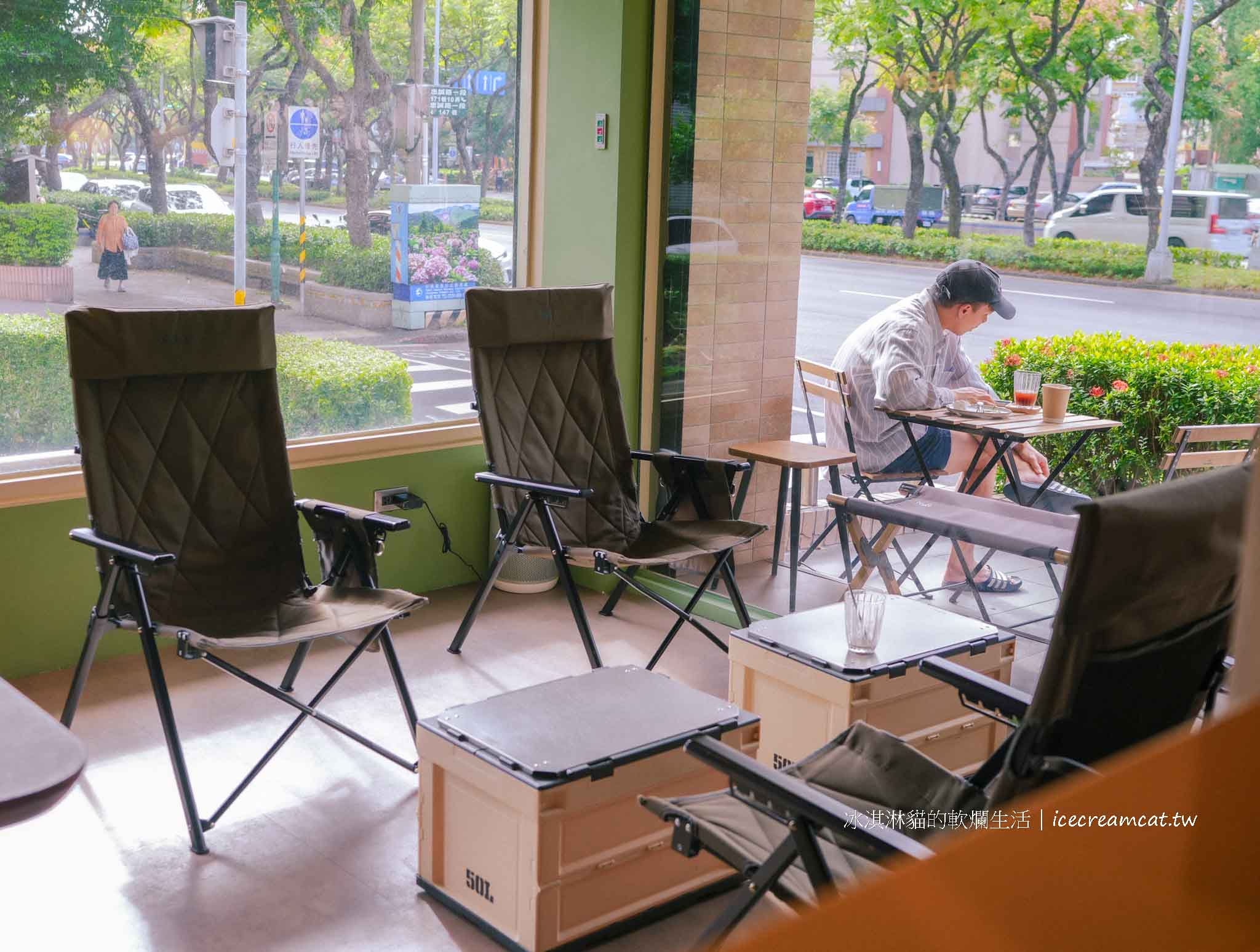 天母【MUSAND COFFEE GRANARY 漠杉咖啡】捷運芝山站不限時咖啡廳｜適合讀書與工作、寵物友善、有 Wi-Fi、有插座 @冰淇淋貓的軟爛生活