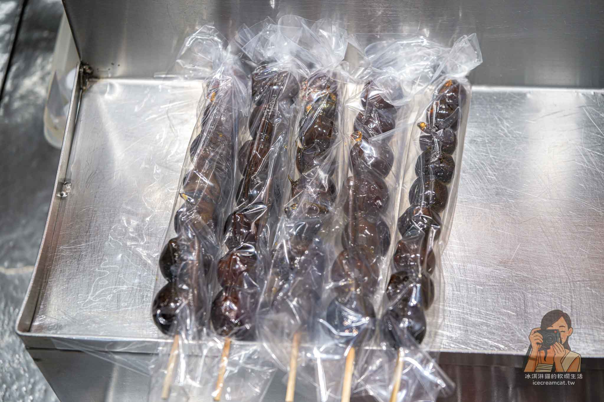 【板橋糖葫蘆】鳥來伯專業糖葫蘆，食尚玩家推薦捷運府中站排隊甜點 @冰淇淋貓的軟爛生活