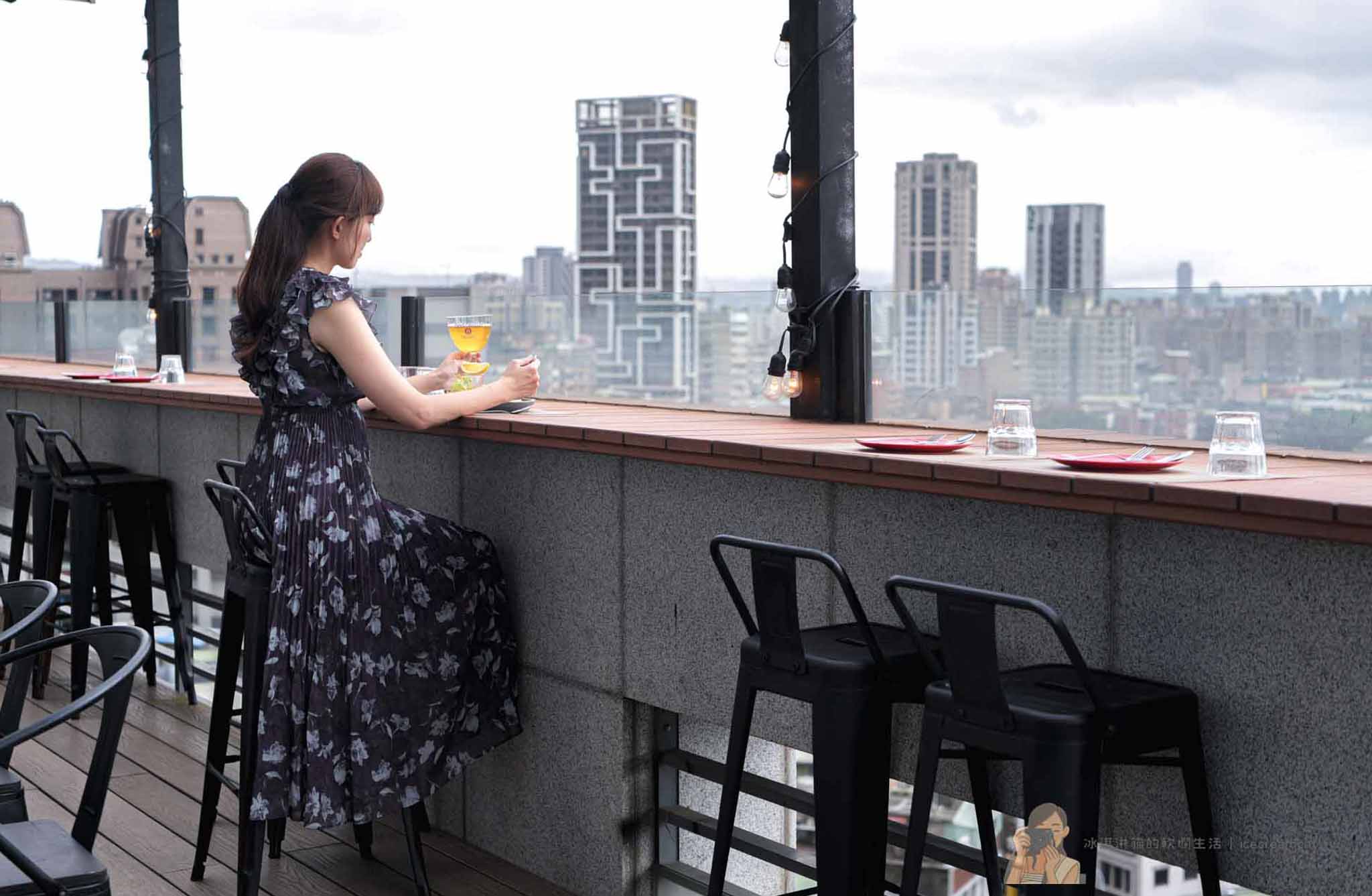 板橋府中【ABV閣樓餐酒館】高樓夜景餐廳推薦，精釀啤酒有特色，近新北耶誕城 @冰淇淋貓的軟爛生活