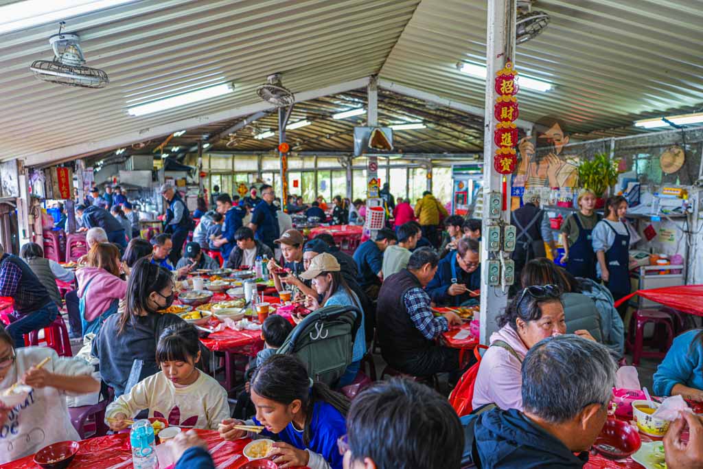 【陽明山餐廳】青菜園必吃菜單土雞、小饅頭、地瓜湯，竹子湖美食必吃土雞店 @冰淇淋貓的軟爛生活