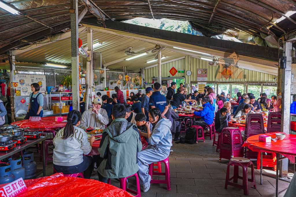 【陽明山餐廳】青菜園必吃菜單土雞、小饅頭、地瓜湯，竹子湖美食必吃土雞店 @冰淇淋貓的軟爛生活