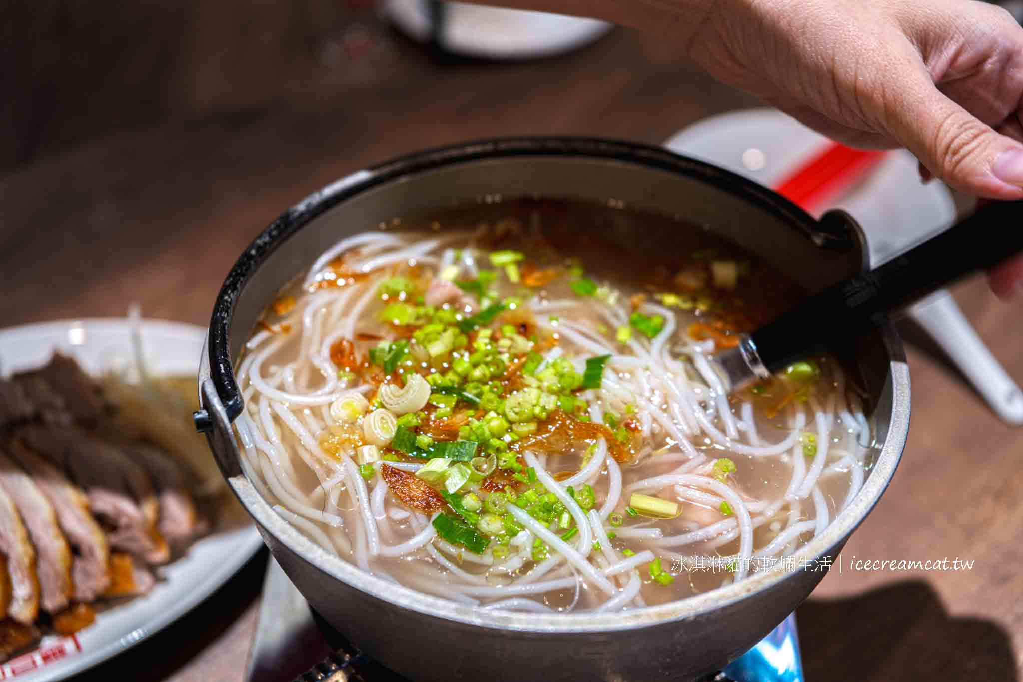 鵝肉川光復店【台北美食】大巨蛋附近台菜，必點老街鵝肉＋芋頭米粉免費續 @冰淇淋貓的軟爛生活