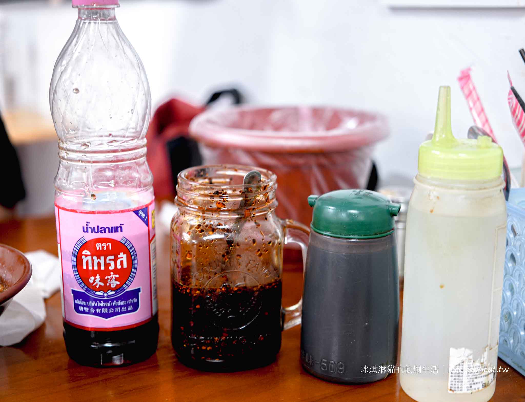 【桃園美食】國旗屋米干店|忠貞市場必吃、菜單、附近景點、張老旺眷村米干 @冰淇淋貓的軟爛生活 【桃園美食】國旗屋米干店|忠貞市場必吃、菜單、附近景點、張老旺眷村米干 @冰淇淋貓的軟爛生活