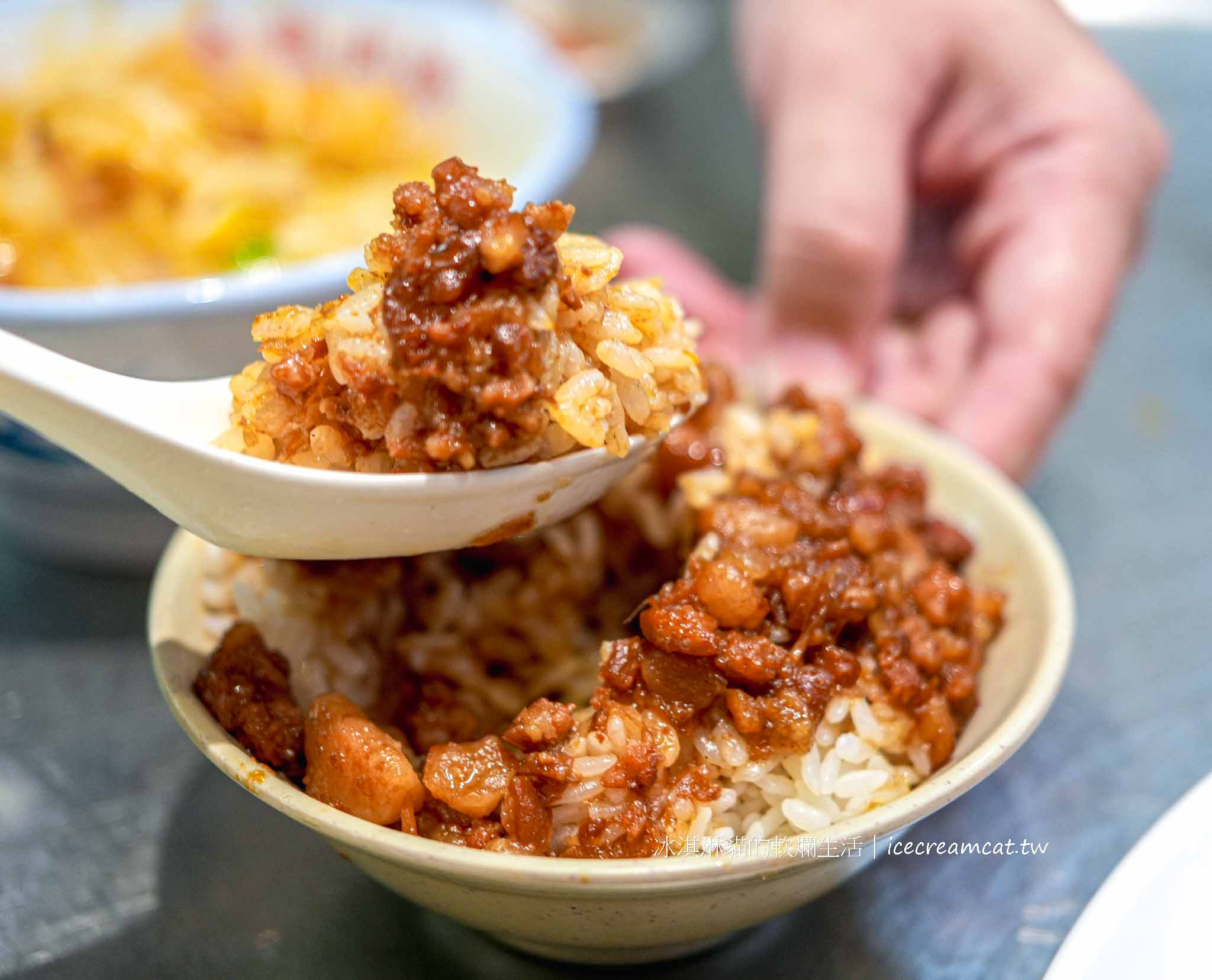 基隆【金龍肉焿】三沙灣排隊小吃,在地人從小吃到大的肉羹菜單必點豬腳 @冰淇淋貓的軟爛生活 基隆【金龍肉焿】三沙灣排隊小吃,在地人從小吃到大的肉羹菜單必點豬腳 @冰淇淋貓的軟爛生活