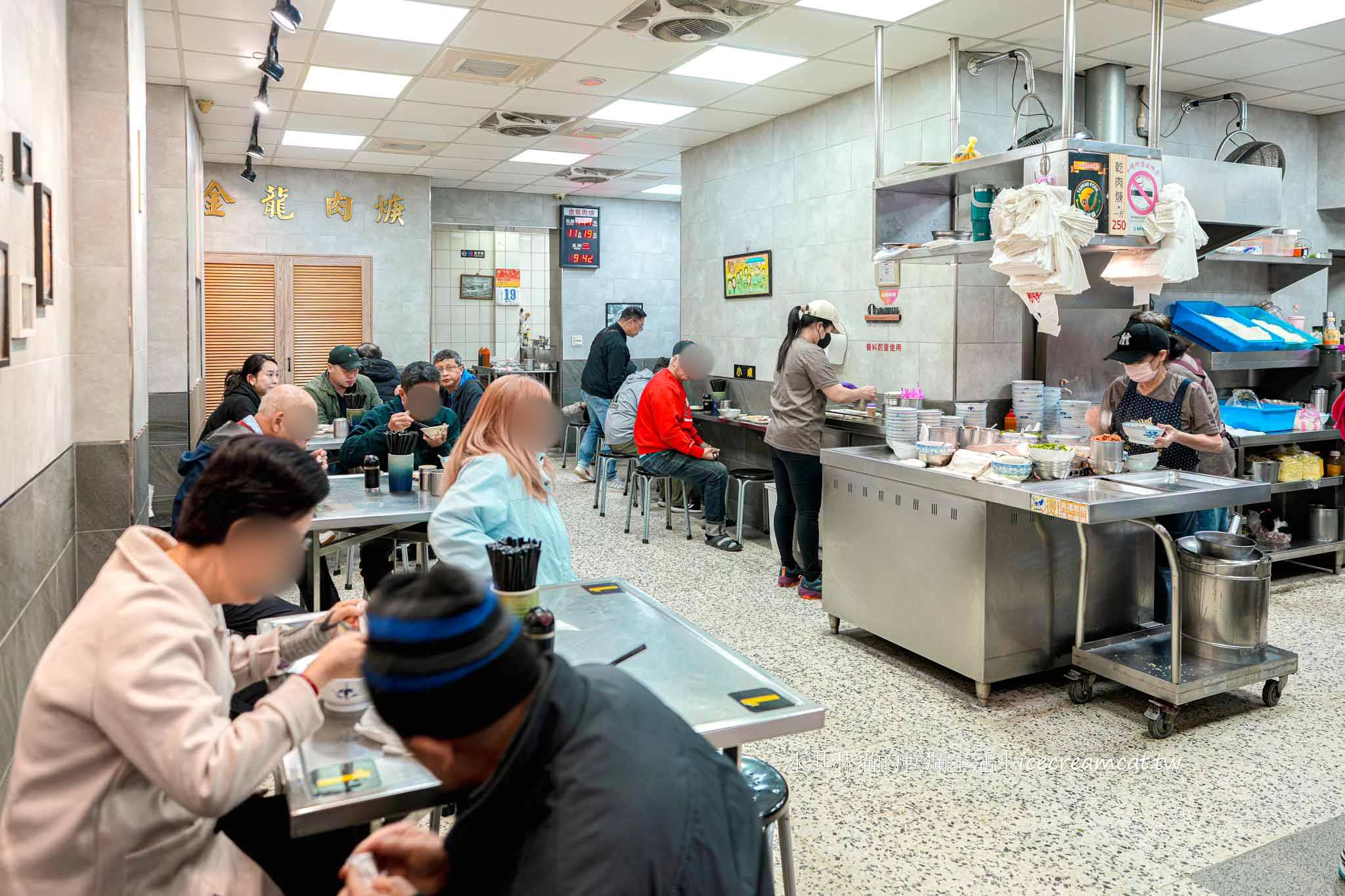 基隆【金龍肉焿】三沙灣排隊小吃，在地人從小吃到大的肉羹菜單必點豬腳 @冰淇淋貓的軟爛生活