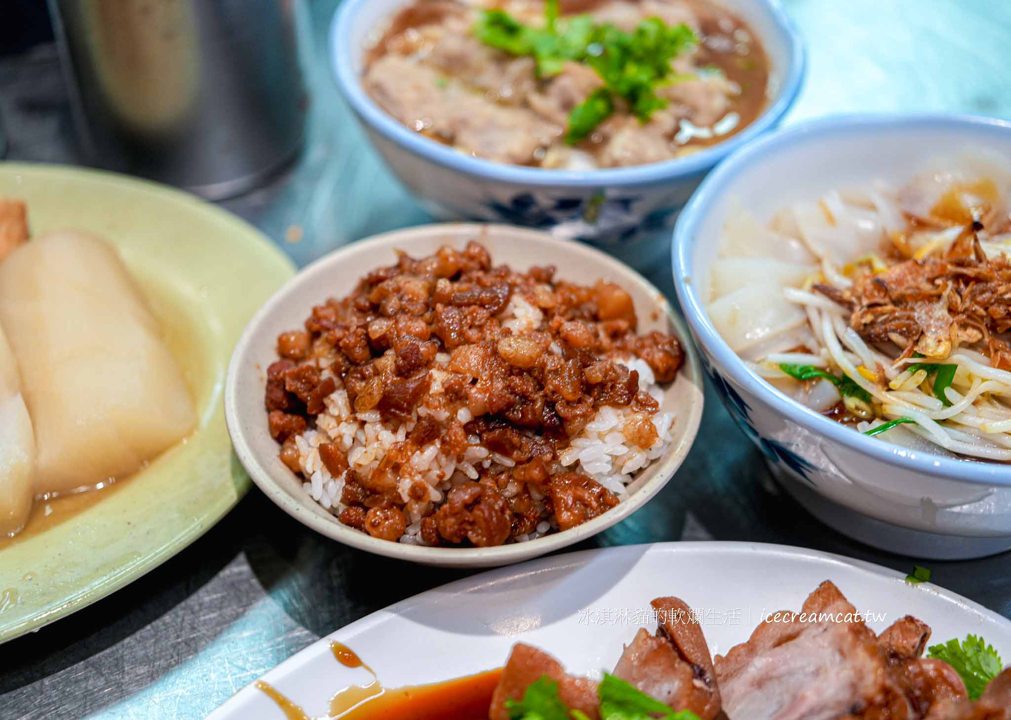基隆【金龍肉焿】三沙灣排隊小吃，在地人從小吃到大的肉羹菜單必點豬腳 @冰淇淋貓的軟爛生活