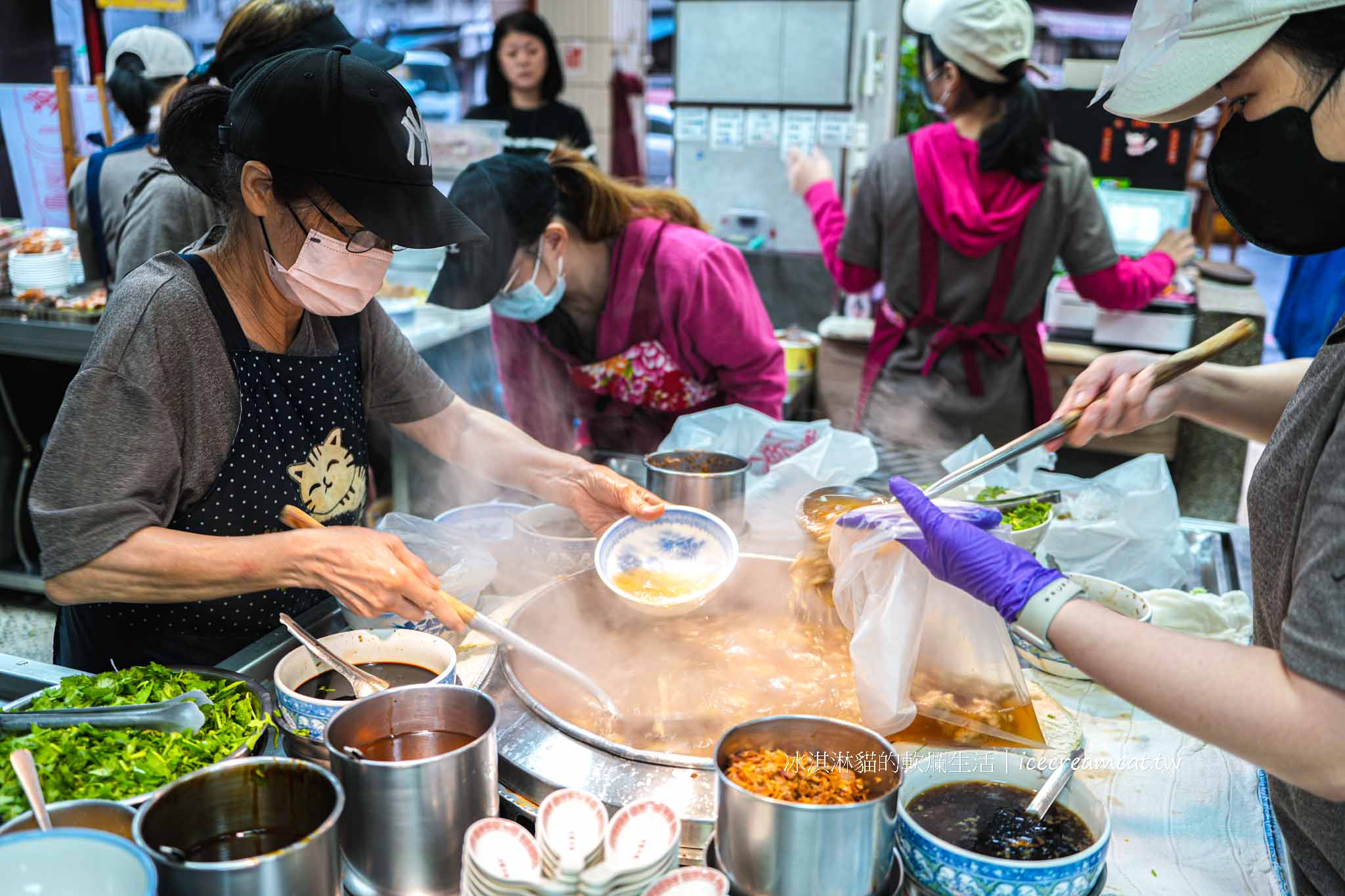 基隆【金龍肉焿】三沙灣排隊小吃，在地人從小吃到大的肉羹菜單必點豬腳 @冰淇淋貓的軟爛生活