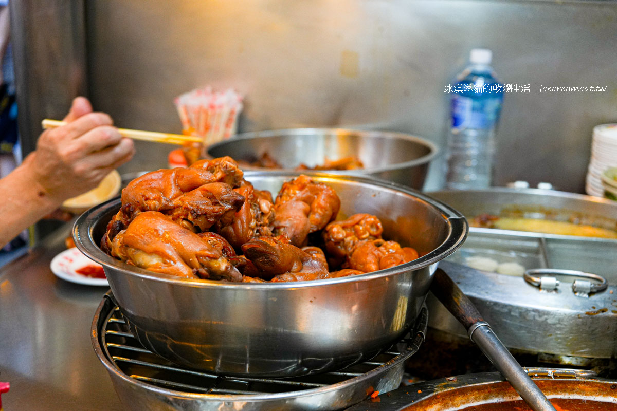 【基隆美食】廟口夜市22號蝦仁羹豬腳，菜單必點滷肉飯跟豬腳 @冰淇淋貓的軟爛生活