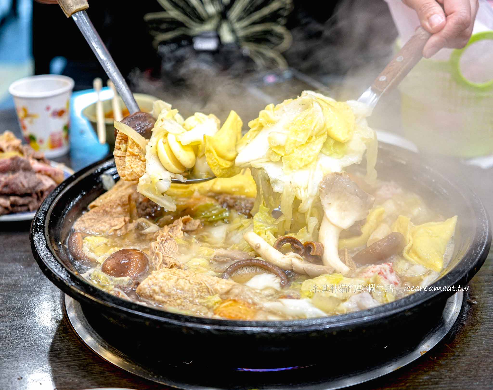 基隆【義美石頭火鍋】無法預約,譽為北台灣最強火鍋餐廳,基隆塔附近美食 @冰淇淋貓的軟爛生活 基隆【義美石頭火鍋】無法預約,譽為北台灣最強火鍋餐廳,基隆塔附近美食 @冰淇淋貓的軟爛生活