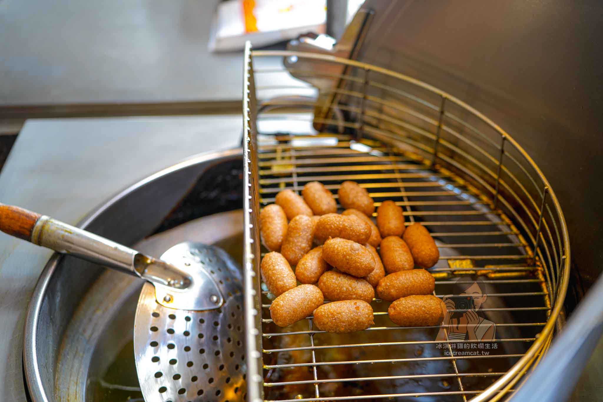芋頭炸 西瓜巷【金山美食】邪惡思想現炸芋頭，素食可食小吃 @冰淇淋貓的軟爛生活