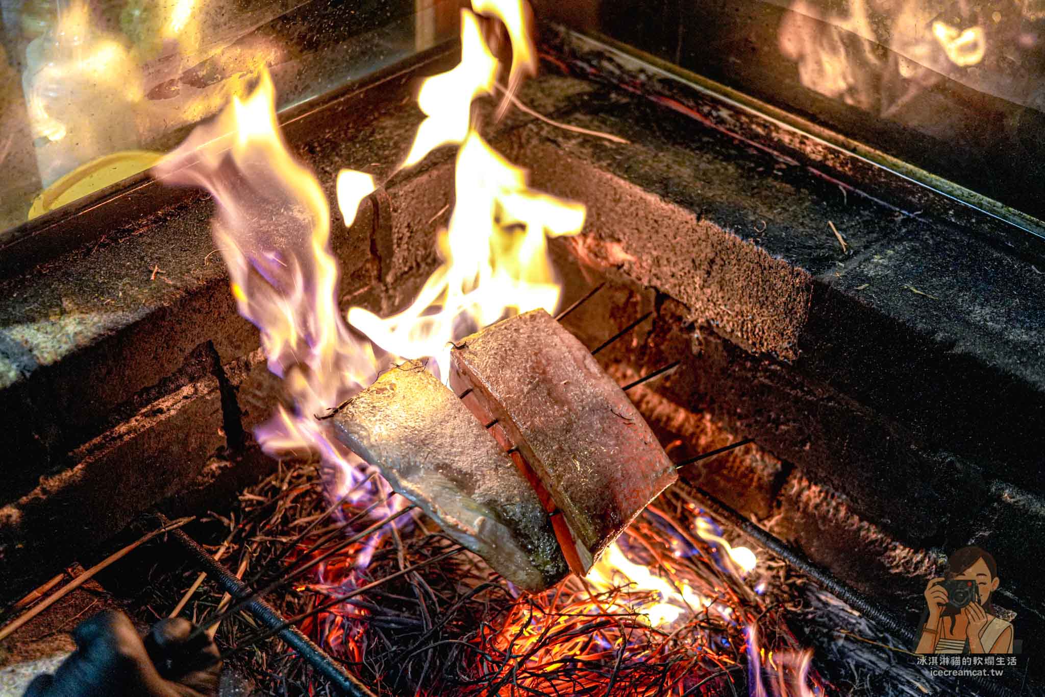 【中山美食】ABV Bar & Kitchen 日式居酒館|稻草燒生魚片、精釀啤酒、聚餐宵夜推薦 @冰淇淋貓的軟爛生活 【中山美食】ABV Bar & Kitchen 日式居酒館|稻草燒生魚片、精釀啤酒、聚餐宵夜推薦 @冰淇淋貓的軟爛生活