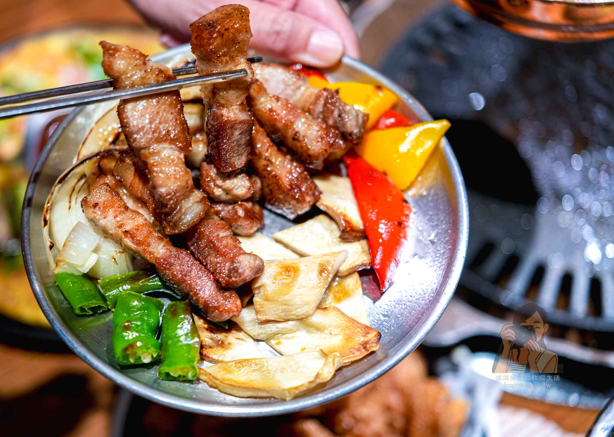 板橋韓式烤肉推薦｜ABV Bar & Kitchen 韓式餐酒館 專人代烤燒肉＋餐酒搭配 @冰淇淋貓的軟爛生活