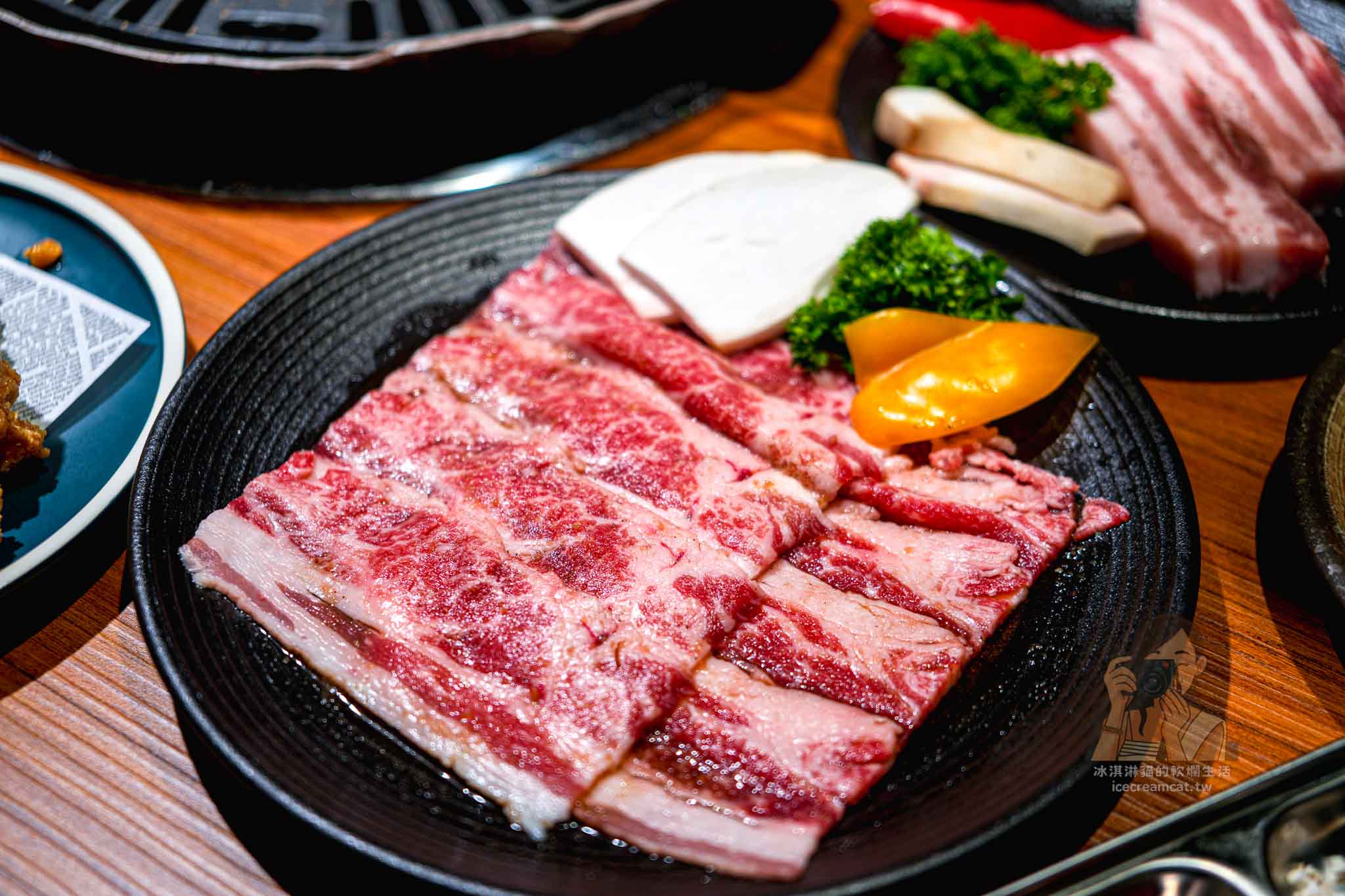 板橋韓式烤肉推薦｜ABV Bar & Kitchen 韓式餐酒館 專人代烤燒肉＋餐酒搭配 @冰淇淋貓的軟爛生活