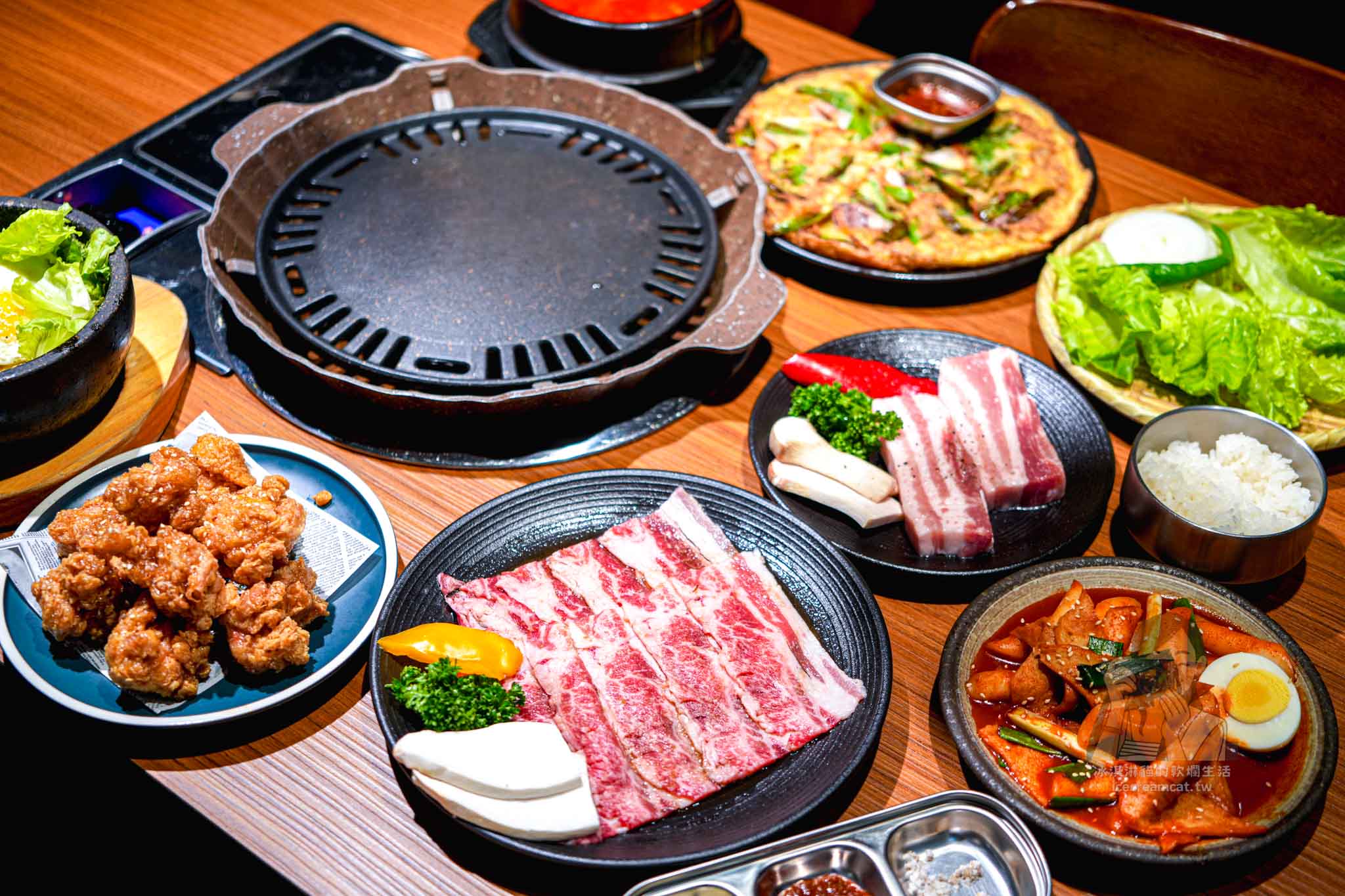 板橋韓式烤肉推薦｜ABV Bar & Kitchen 韓式餐酒館 專人代烤燒肉＋餐酒搭配 @冰淇淋貓的軟爛生活