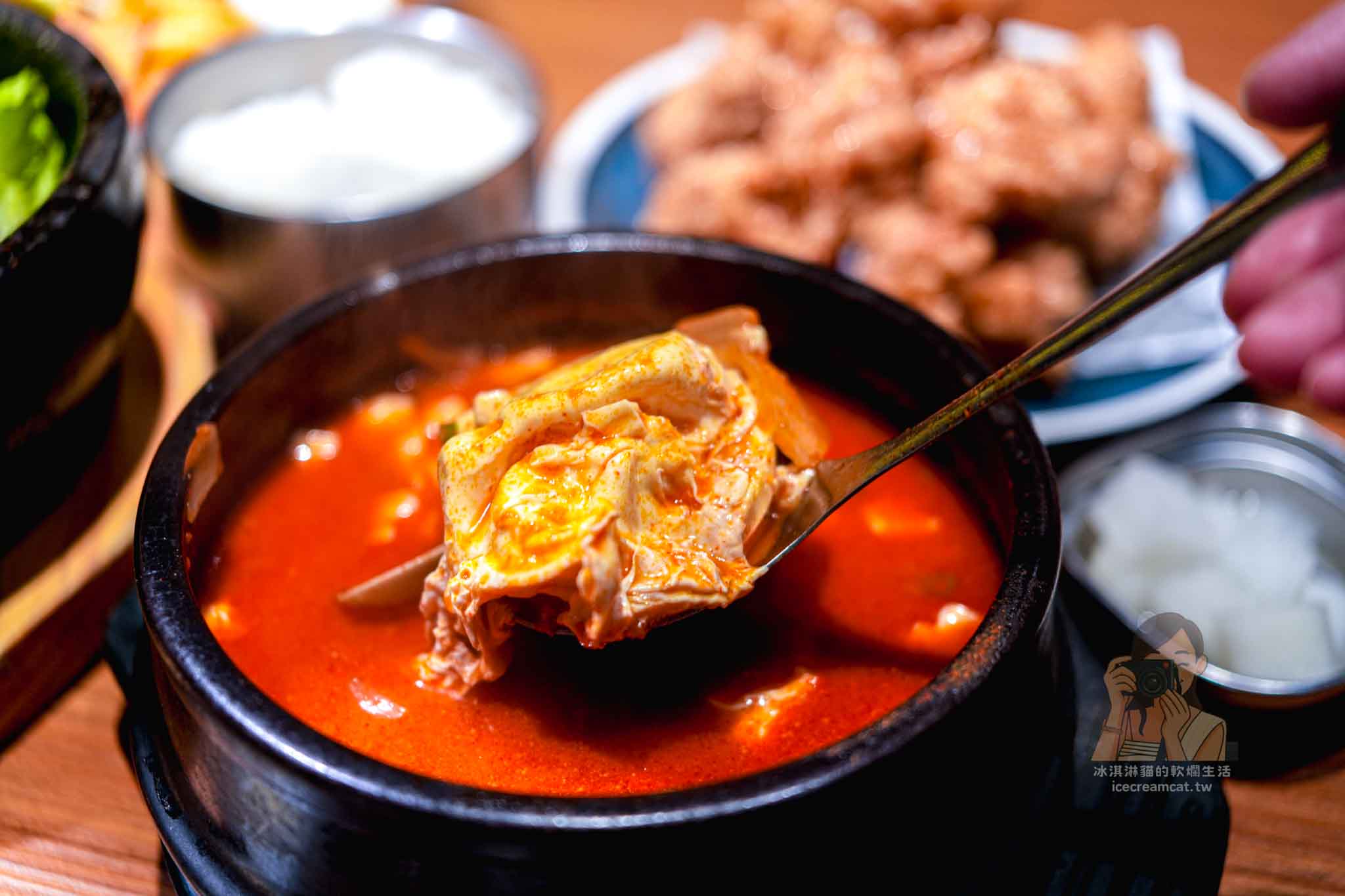 板橋韓式烤肉推薦｜ABV Bar & Kitchen 韓式餐酒館 專人代烤燒肉＋餐酒搭配 @冰淇淋貓的軟爛生活