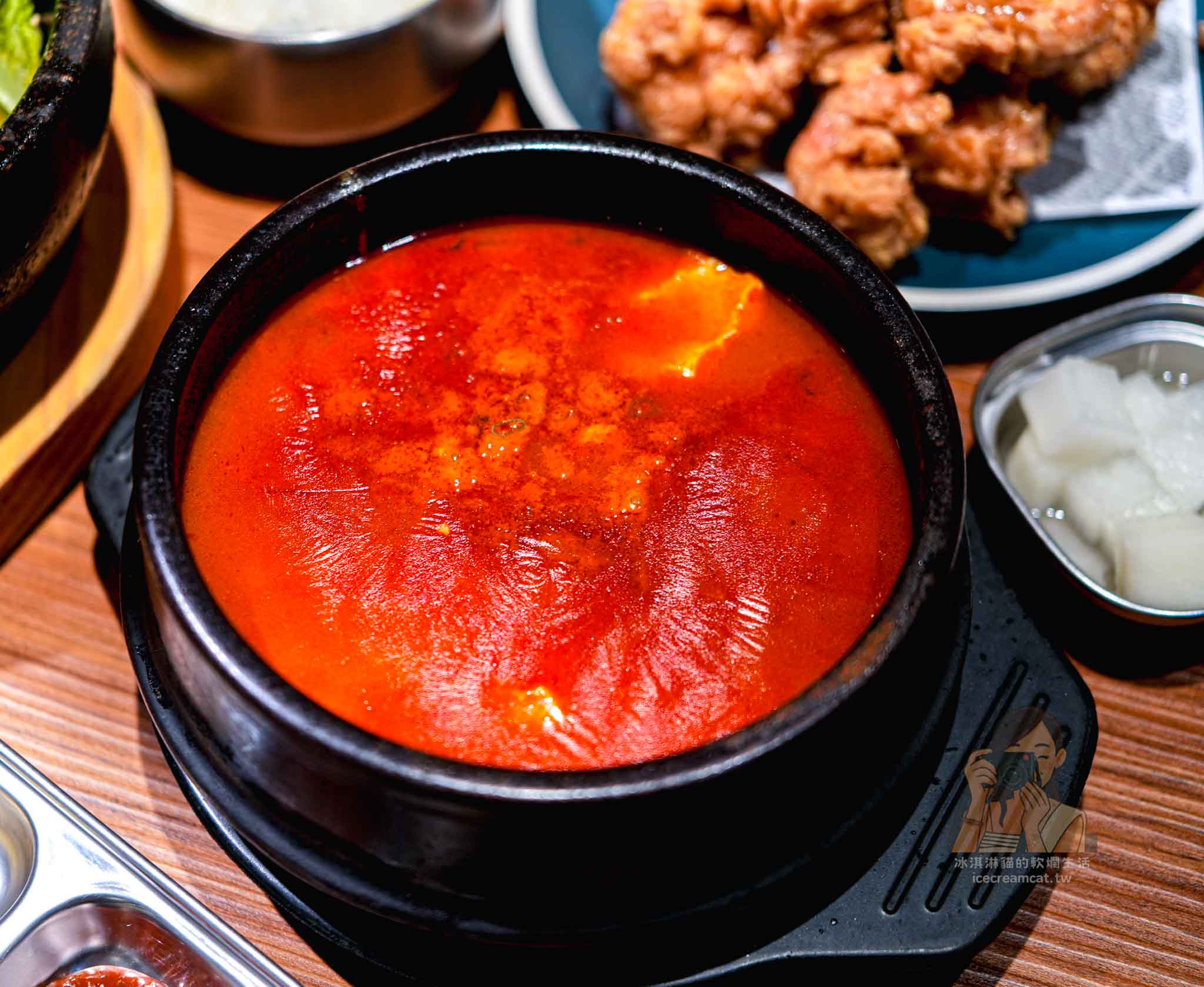 板橋韓式烤肉推薦｜ABV Bar & Kitchen 韓式餐酒館 專人代烤燒肉＋餐酒搭配 @冰淇淋貓的軟爛生活