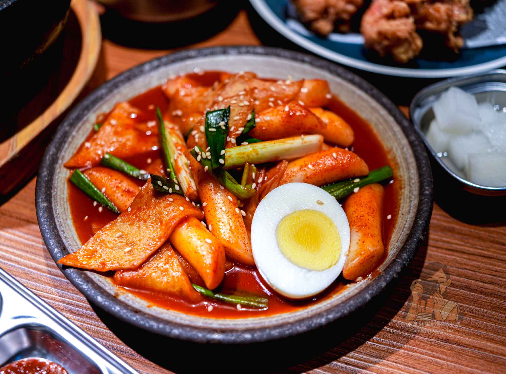 板橋韓式烤肉推薦｜ABV Bar & Kitchen 韓式餐酒館 專人代烤燒肉＋餐酒搭配 @冰淇淋貓的軟爛生活