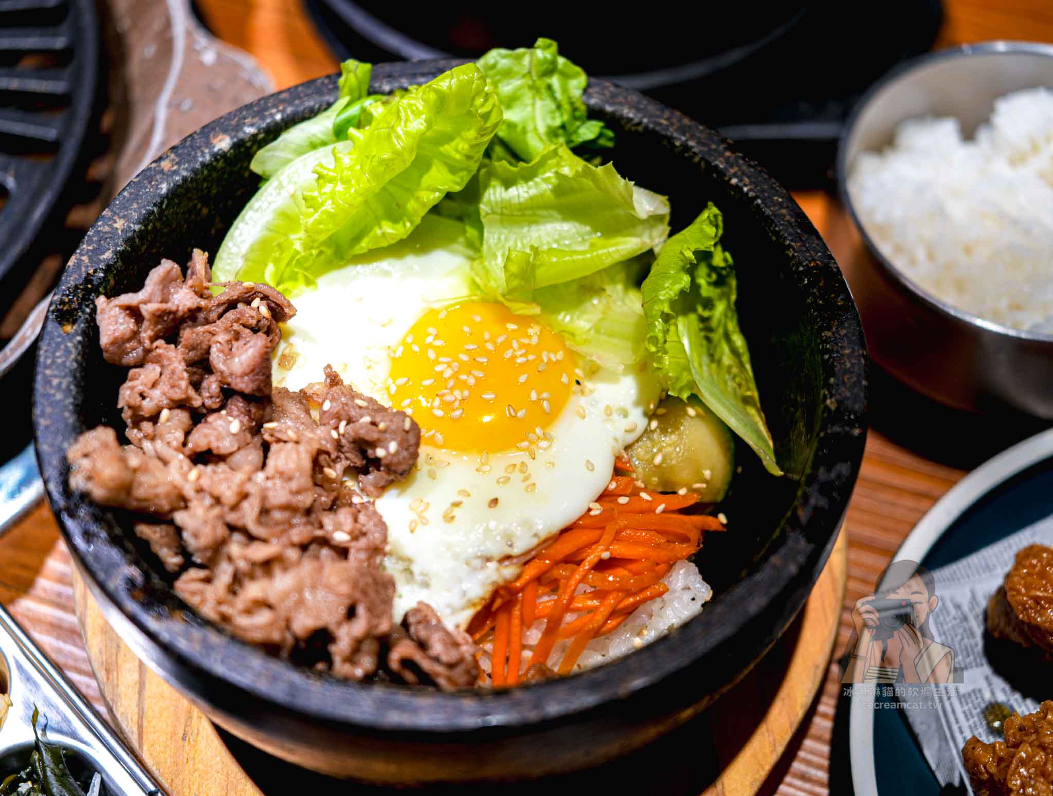 板橋韓式烤肉推薦｜ABV Bar & Kitchen 韓式餐酒館 專人代烤燒肉＋餐酒搭配 @冰淇淋貓的軟爛生活