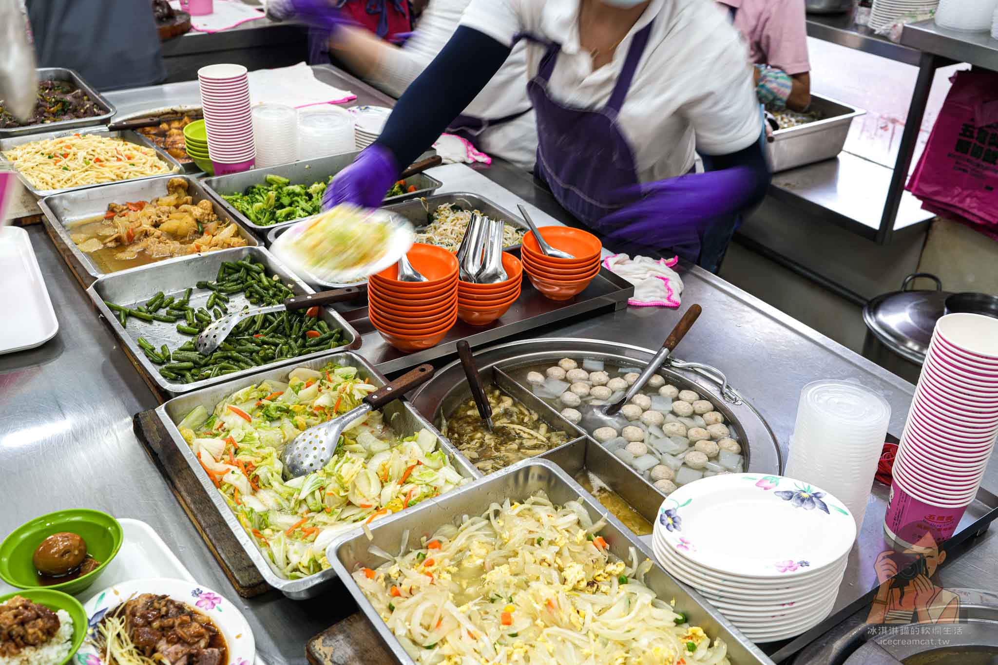 三重【五燈獎】豬腳飯在地經營40年老店,黃仁勳、白種元都愛的豬腳滷肉飯 @冰淇淋貓的軟爛生活 三重【五燈獎】豬腳飯在地經營40年老店,黃仁勳、白種元都愛的豬腳滷肉飯 @冰淇淋貓的軟爛生活