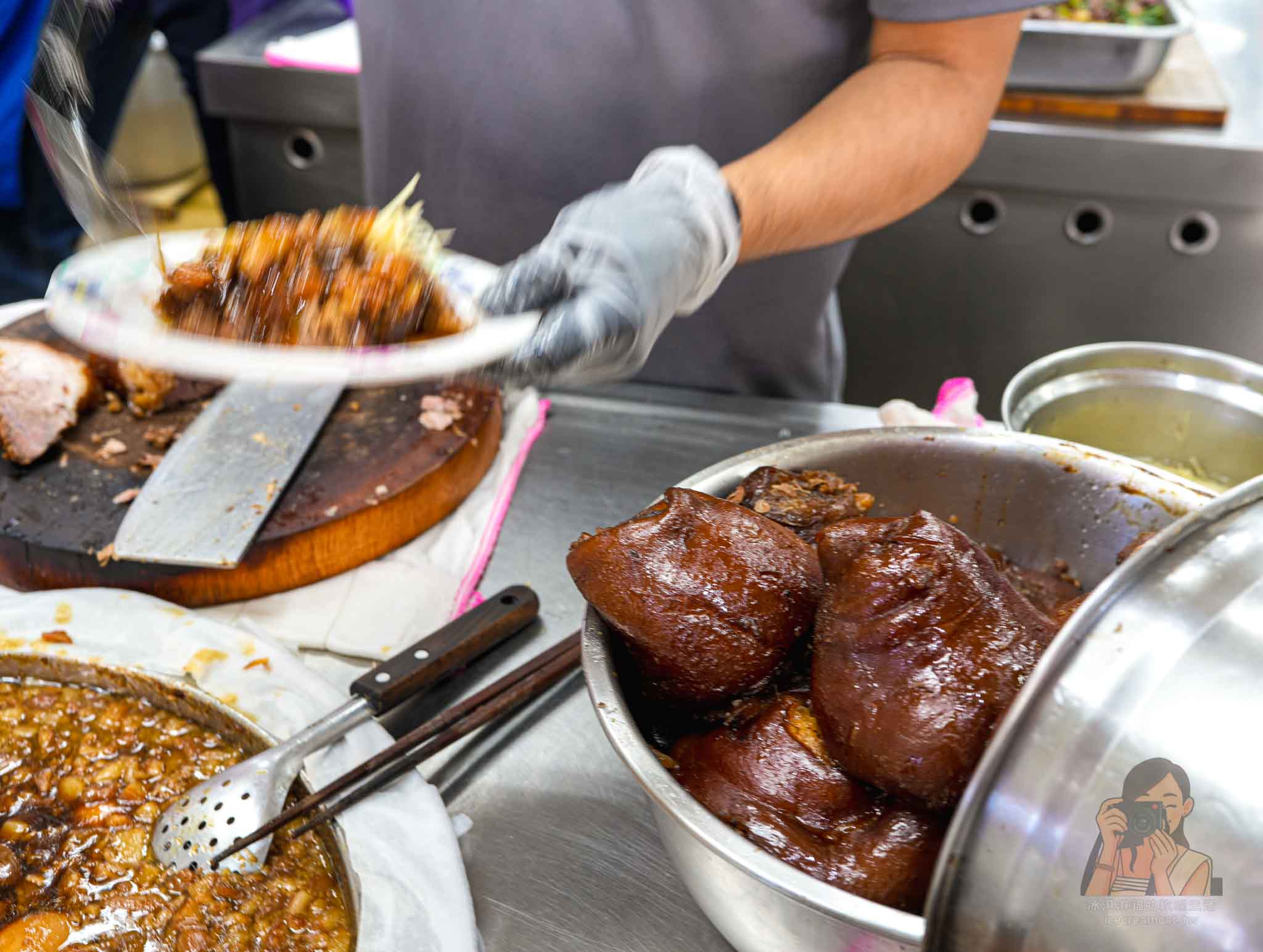 三重【五燈獎】豬腳飯在地經營40年老店,黃仁勳、白種元都愛的豬腳滷肉飯 @冰淇淋貓的軟爛生活 三重【五燈獎】豬腳飯在地經營40年老店,黃仁勳、白種元都愛的豬腳滷肉飯 @冰淇淋貓的軟爛生活