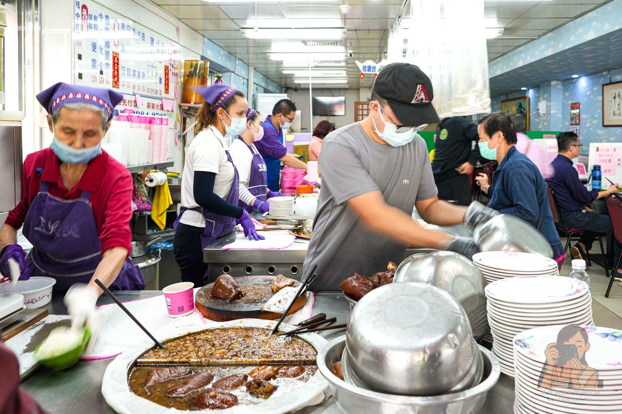 三重【五燈獎】豬腳飯在地經營40年老店,黃仁勳、白種元都愛的豬腳滷肉飯 @冰淇淋貓的軟爛生活 三重【五燈獎】豬腳飯在地經營40年老店,黃仁勳、白種元都愛的豬腳滷肉飯 @冰淇淋貓的軟爛生活