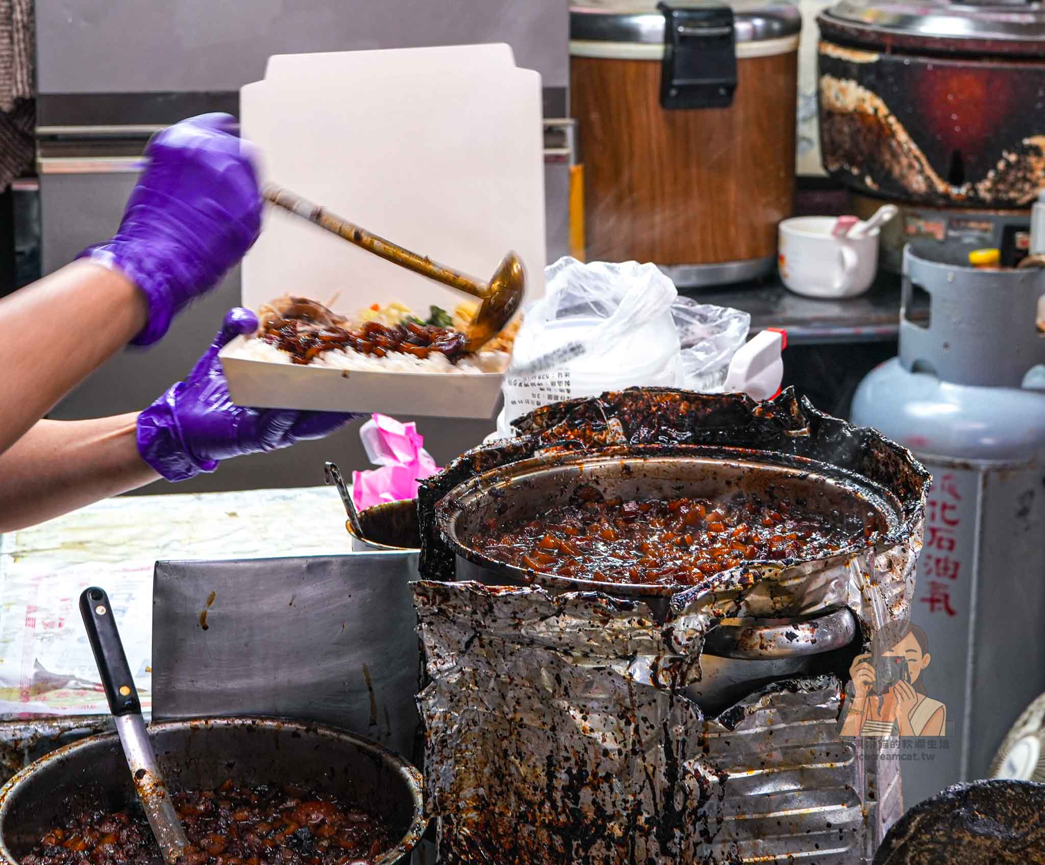 【東門市場必吃】東門城滷肉飯 三代傳承老滷、信義路二段排隊滷肉飯 @冰淇淋貓的軟爛生活