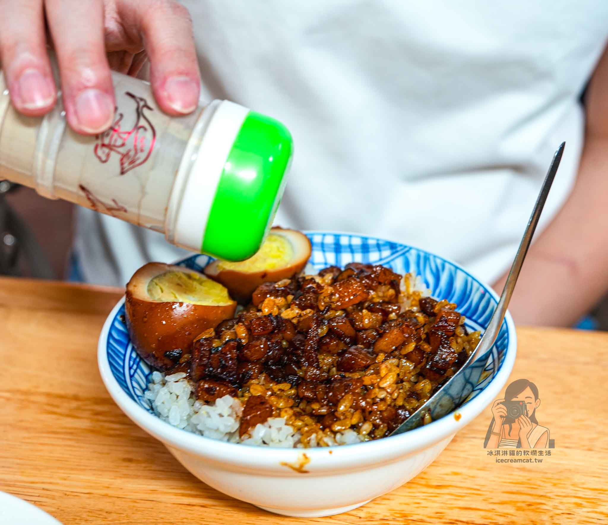 【東門市場必吃】東門城滷肉飯 三代傳承老滷、信義路二段排隊滷肉飯 @冰淇淋貓的軟爛生活