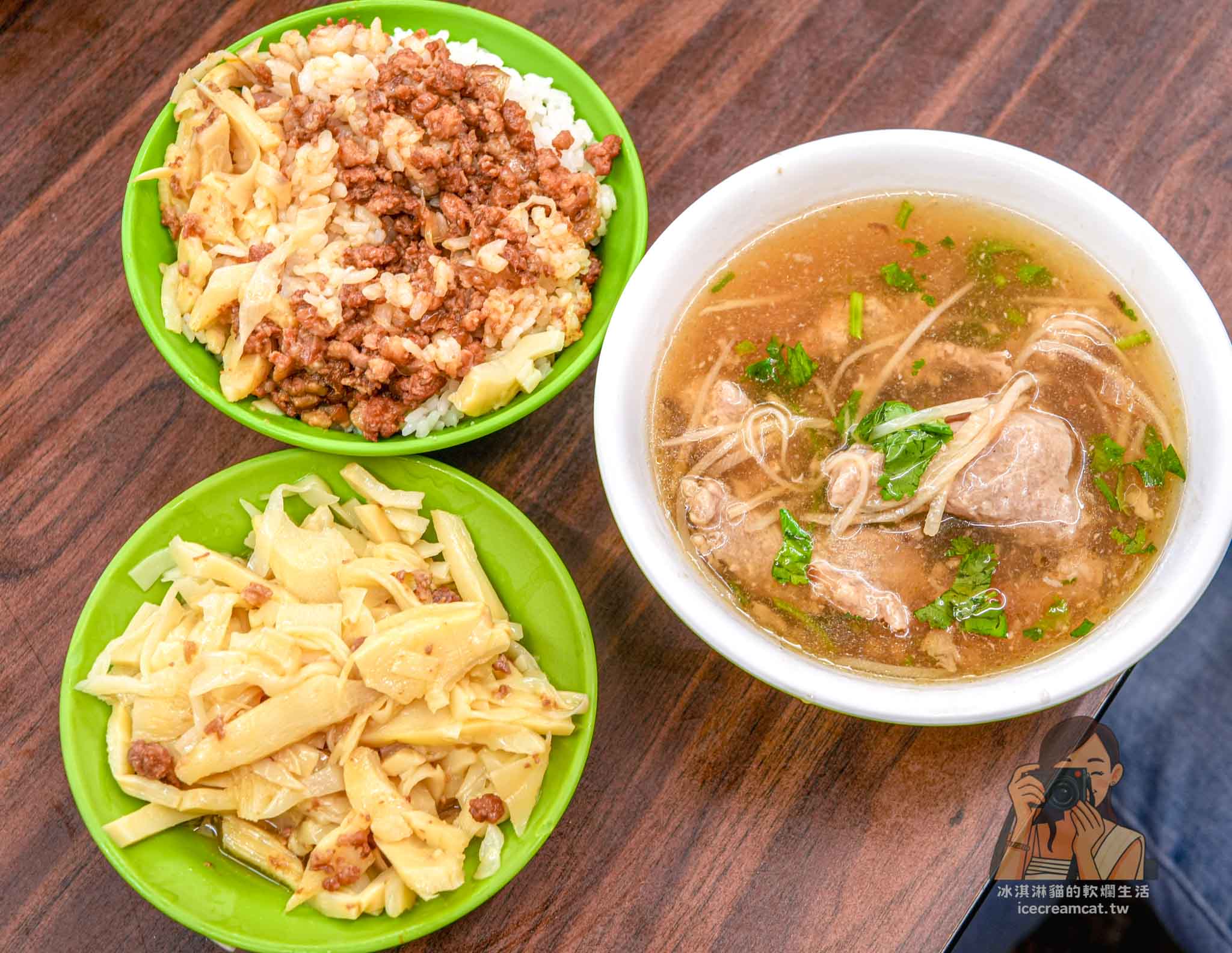 台北【東門赤肉羹】臨沂街56號東門市場美食，赤肉羹份量多、菜單價格親民 @冰淇淋貓的軟爛生活