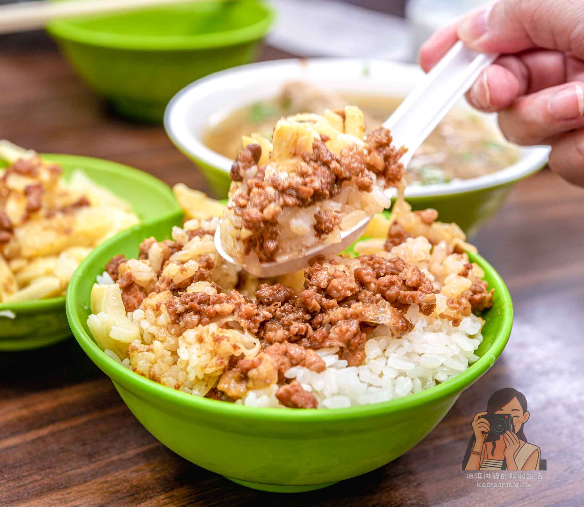 台北【東門赤肉羹】臨沂街56號東門市場美食，赤肉羹份量多、菜單價格親民 @冰淇淋貓的軟爛生活