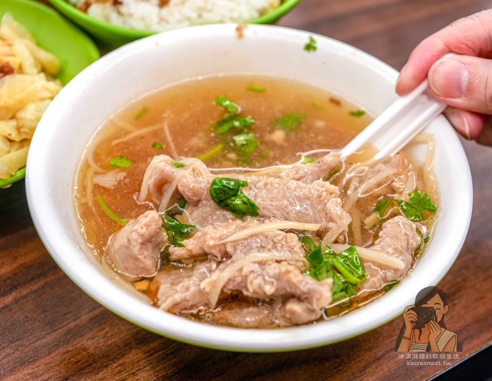 台北【東門赤肉羹】臨沂街56號東門市場美食，赤肉羹份量多、菜單價格親民 @冰淇淋貓的軟爛生活
