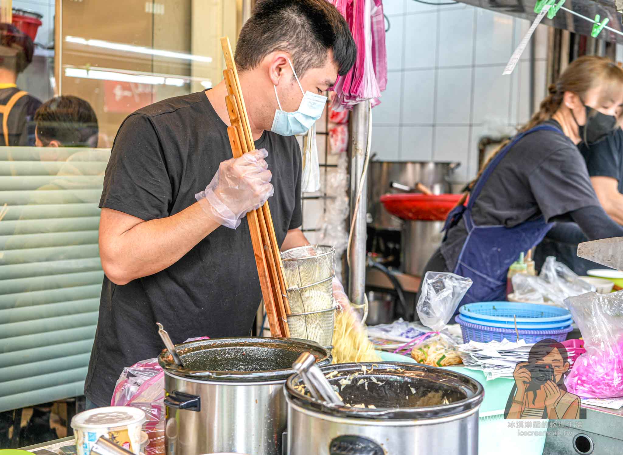 台北【東門赤肉羹】臨沂街56號東門市場美食，赤肉羹份量多、菜單價格親民 @冰淇淋貓的軟爛生活