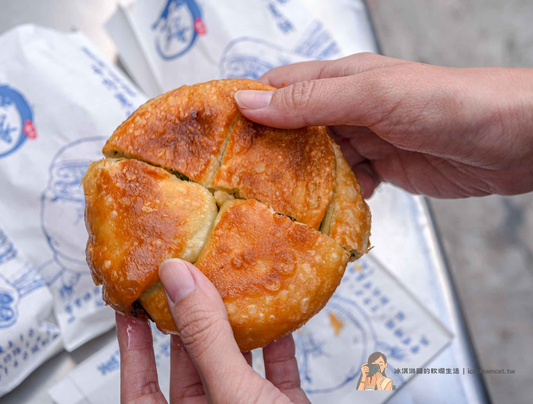 蘆洲廟口夜市必吃【王家手作蔥餅】湧蓮寺旁蔥餅，獨家口味連食尚玩家也推薦 @冰淇淋貓的軟爛生活