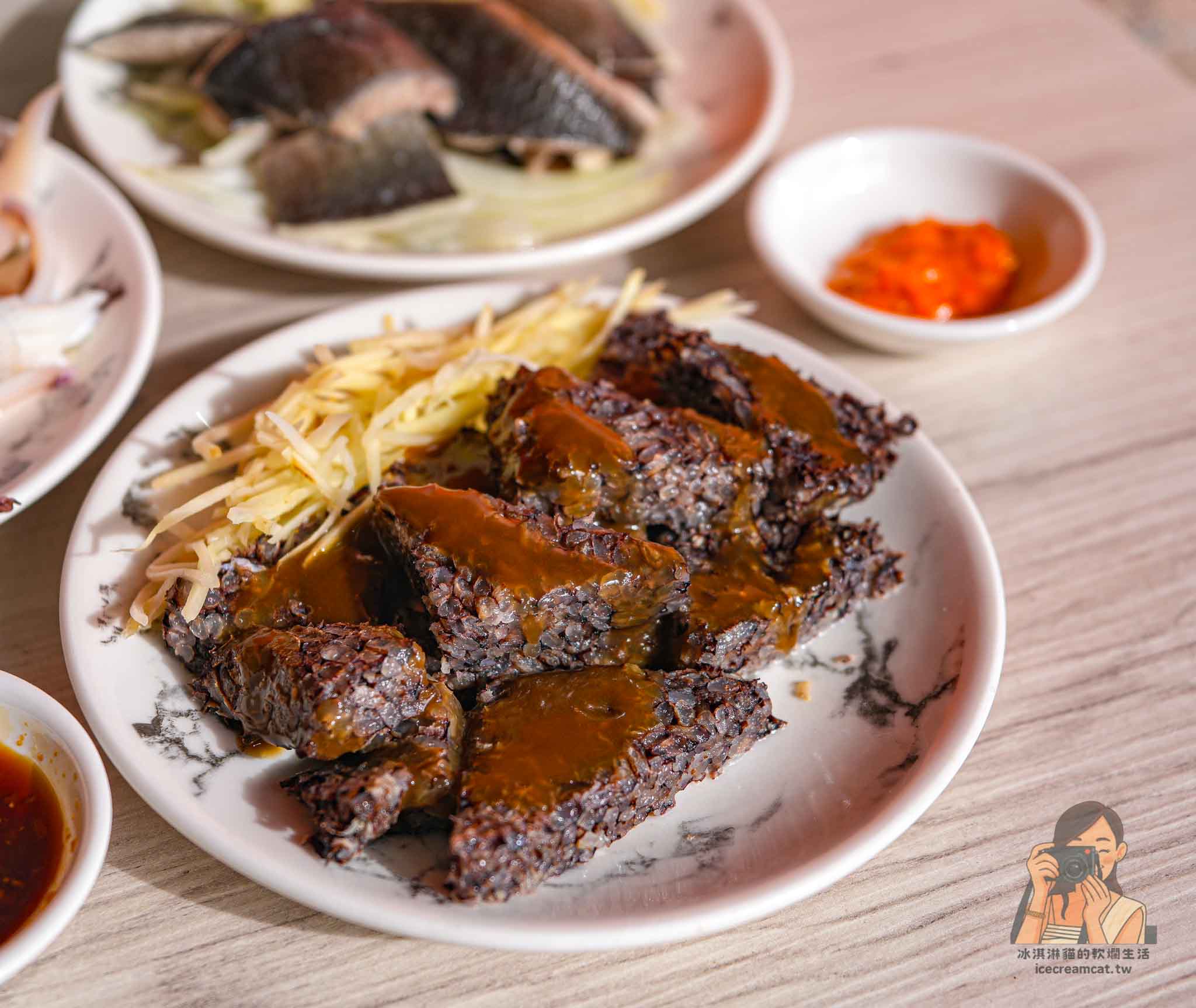 【桃園美食】海料理海米粉(中平店) 爆量干貝滷肉飯太犯規，麻油麵線和海鮮米粉也是必點 @冰淇淋貓的軟爛生活