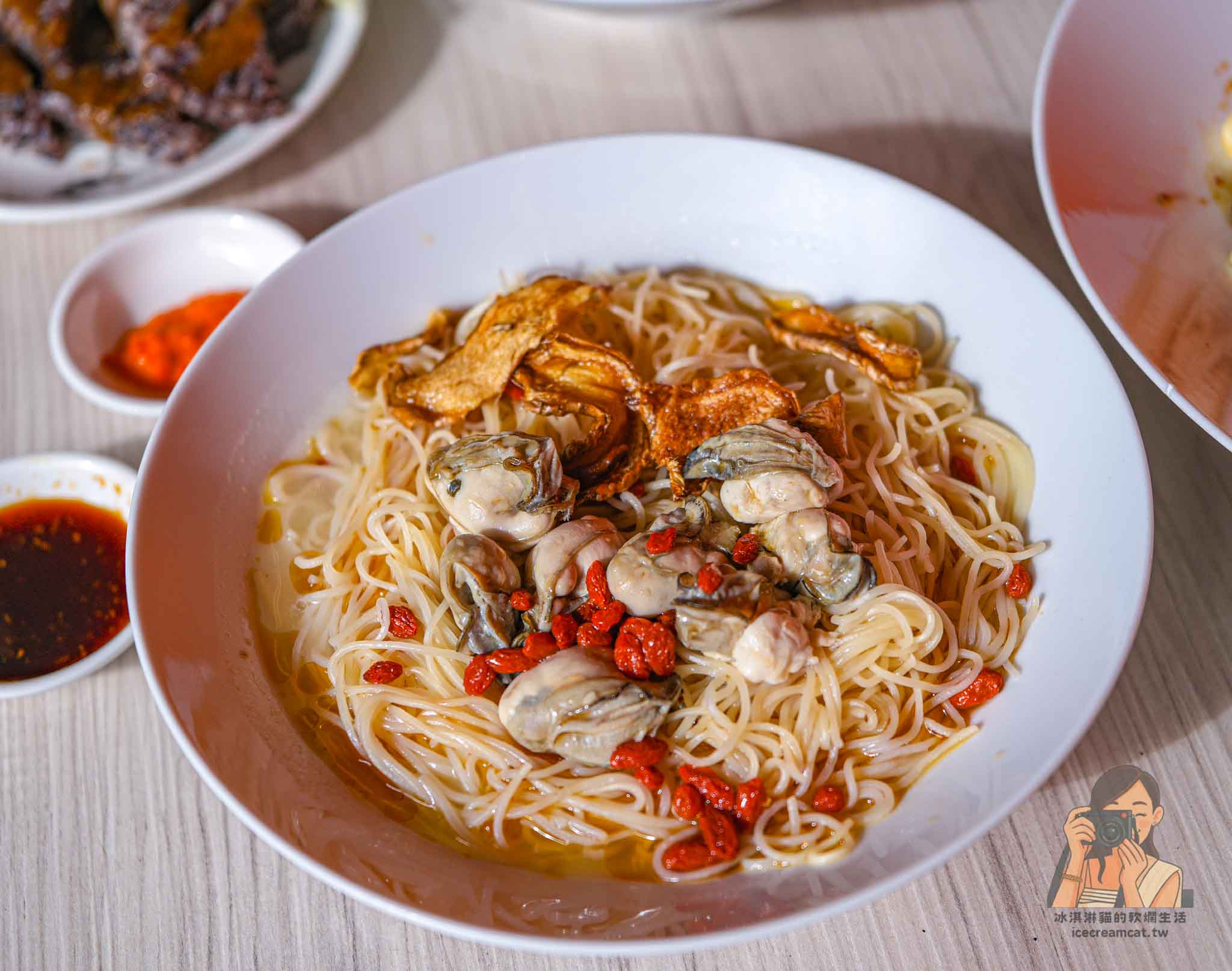 【桃園美食】海料理海米粉(中平店) 爆量干貝滷肉飯太犯規，麻油麵線和海鮮米粉也是必點 @冰淇淋貓的軟爛生活