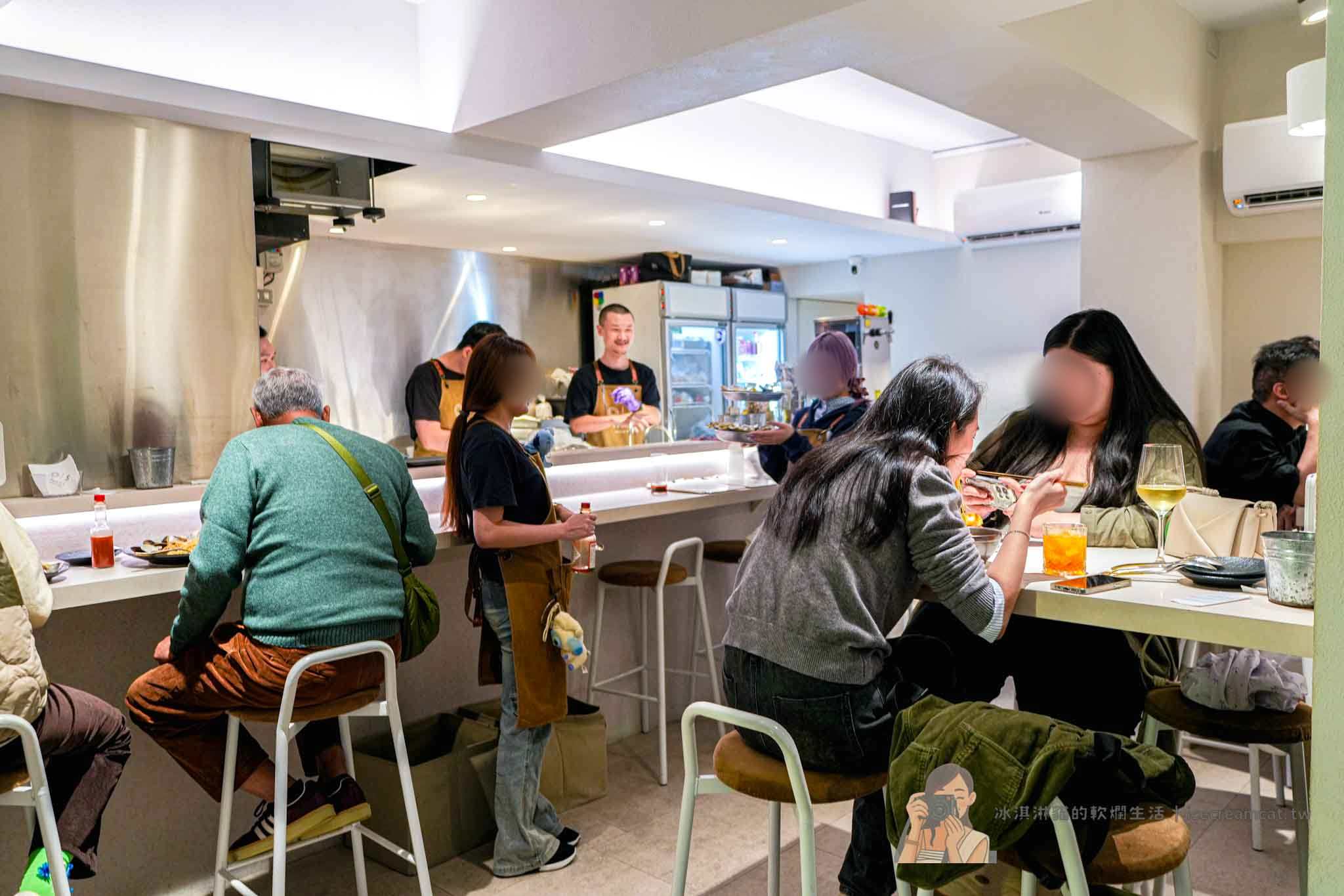 忠孝復興站 | She&rsquo;ll Oyster bar ｜敘｜台北東區生蠔吧宵夜約會續攤好去處！必點日本生蠔塔與法國空運吉拉朵生蠔 @冰淇淋貓的軟爛生活