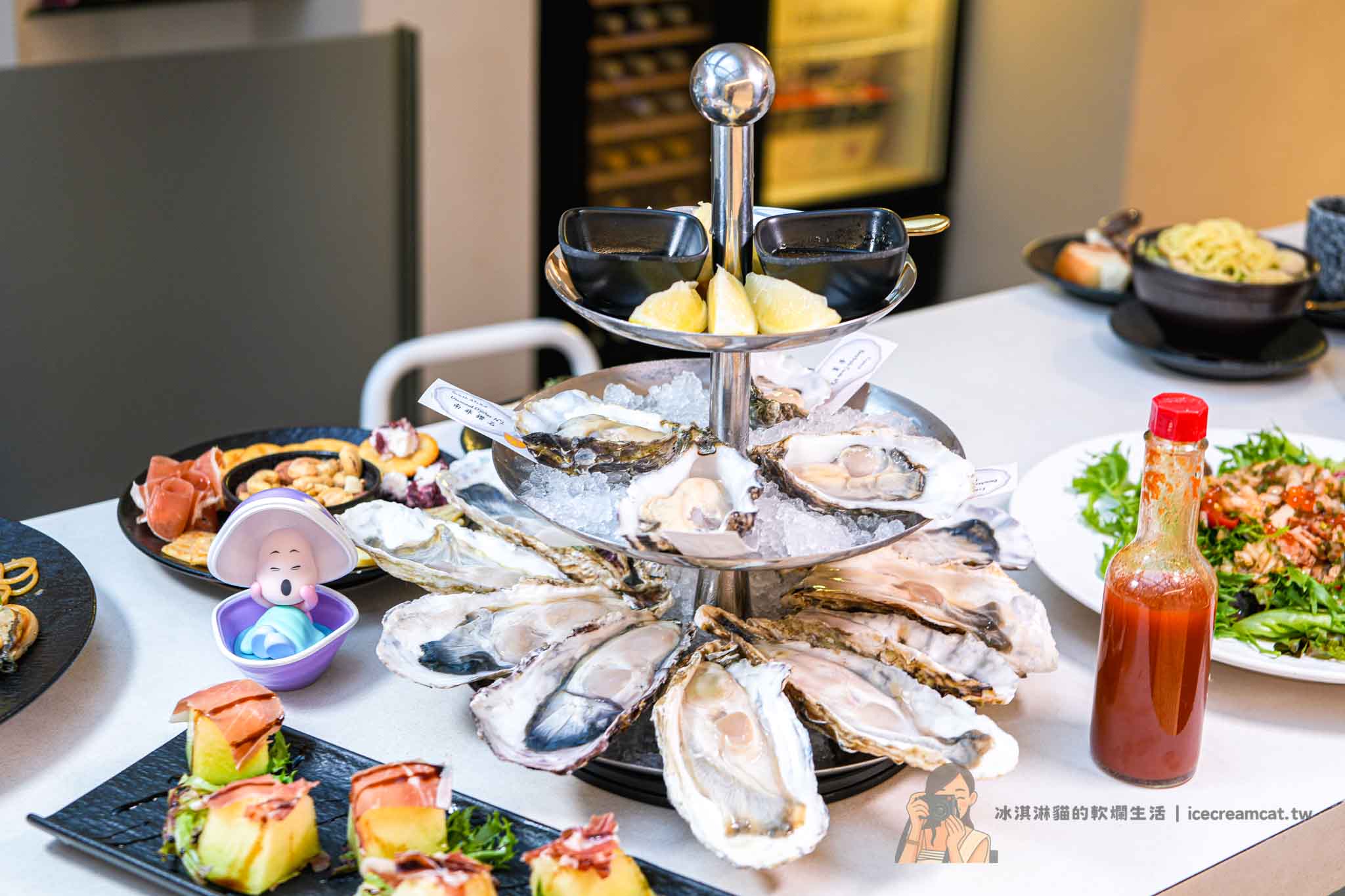 忠孝復興站 | She&rsquo;ll Oyster bar ｜敘｜台北東區生蠔吧宵夜約會續攤好去處！必點日本生蠔塔與法國空運吉拉朵生蠔 @冰淇淋貓的軟爛生活