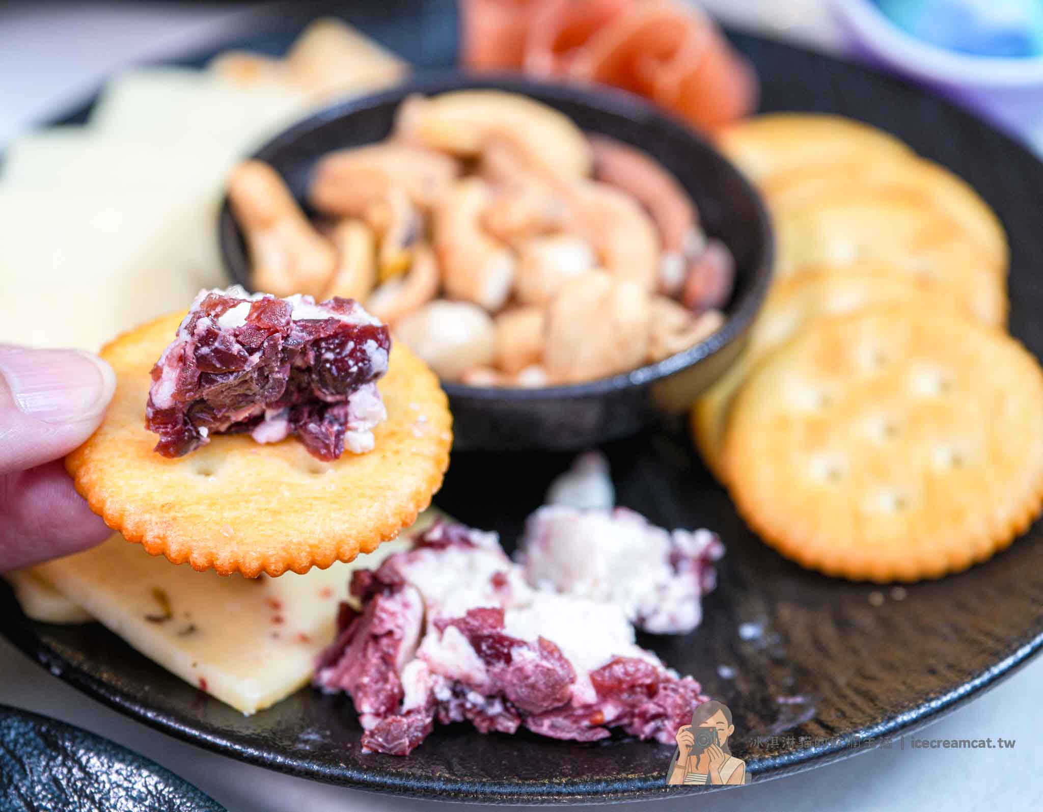 忠孝復興站 | She&rsquo;ll Oyster bar ｜敘｜台北東區生蠔吧宵夜約會續攤好去處！必點日本生蠔塔與法國空運吉拉朵生蠔 @冰淇淋貓的軟爛生活