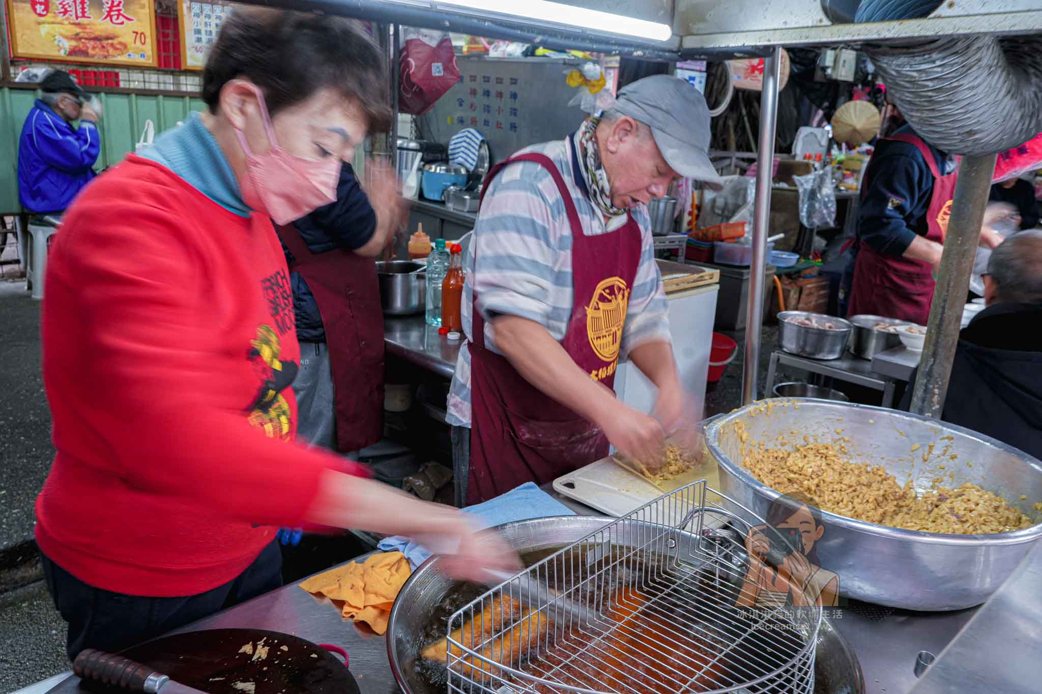 慈聖宮美食|賴記雞捲必吃推薦,大稻埕大橋頭站排隊古早味雞捲 @冰淇淋貓的軟爛生活 慈聖宮美食|賴記雞捲必吃推薦,大稻埕大橋頭站排隊古早味雞捲 @冰淇淋貓的軟爛生活