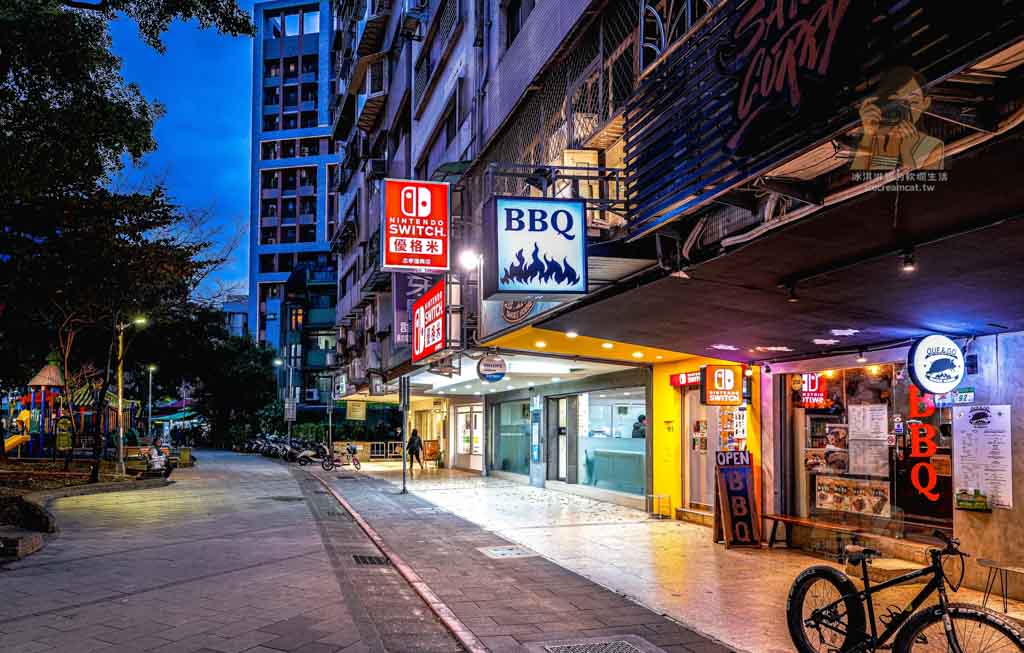 忠孝復興美食【Que&Go】南港Bogart’s Smokehouse分店，BBQ漢堡外帶店 @冰淇淋貓的軟爛生活