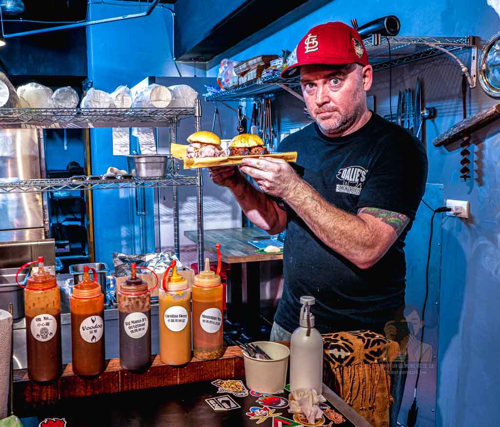 三重【五燈獎】豬腳飯在地經營40年老店，黃仁勳、白種元都愛的豬腳滷肉飯 @冰淇淋貓的軟爛生活