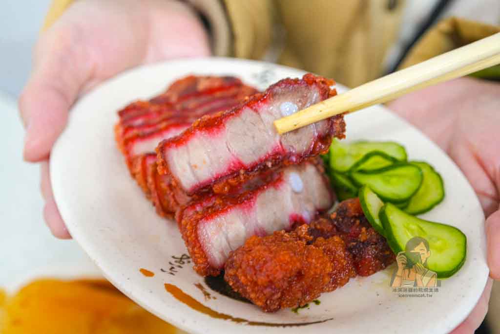 【石牌鹹粥】北投金龍市場早午餐 鹹粥＋炸物在地人愛店，北投運動中心美食 @冰淇淋貓的軟爛生活