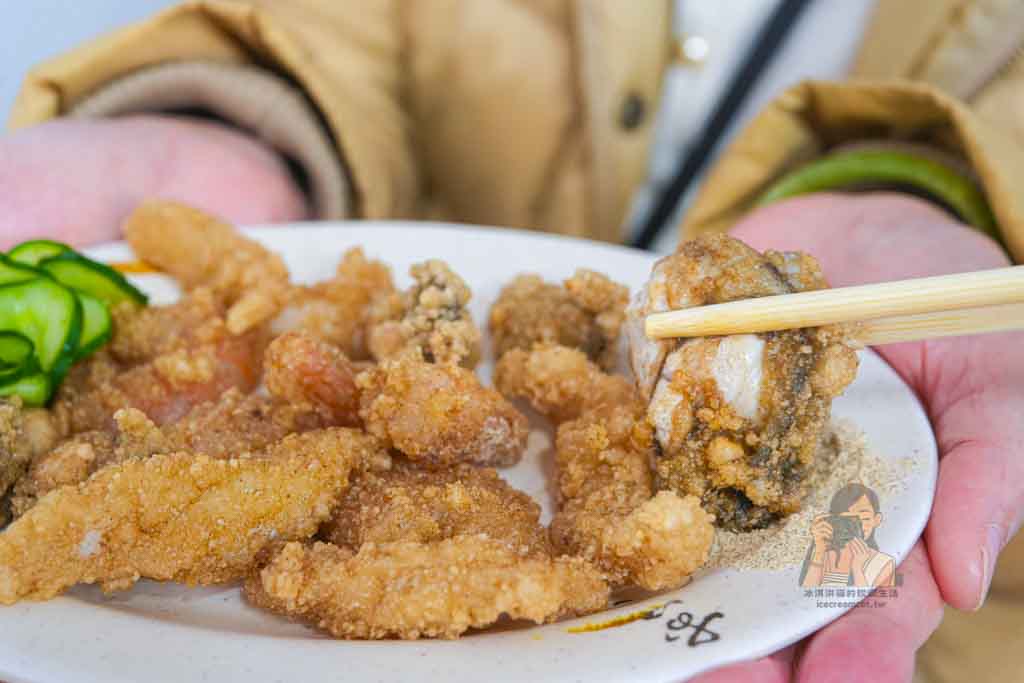 【石牌鹹粥】北投金龍市場早午餐 鹹粥＋炸物在地人愛店，北投運動中心美食 @冰淇淋貓的軟爛生活