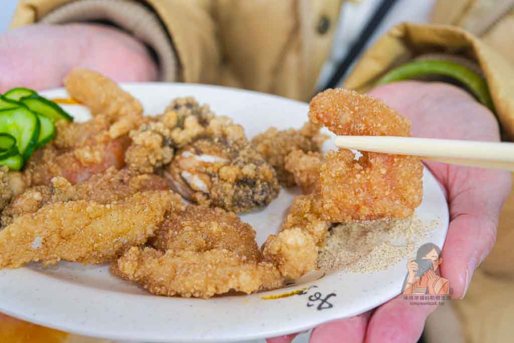 【石牌鹹粥】北投金龍市場早午餐 鹹粥＋炸物在地人愛店，北投運動中心美食 @冰淇淋貓的軟爛生活