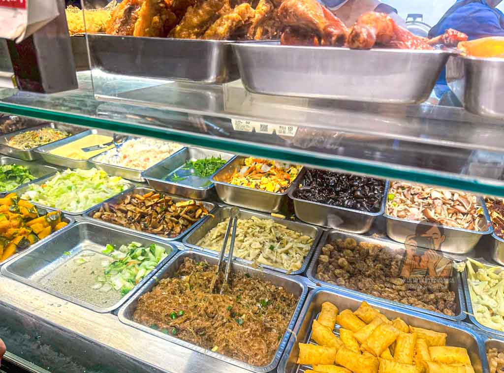 【有口福自助餐】北投石牌平價自助餐推薦，百元便當主菜＋4配菜超划算 @冰淇淋貓的軟爛生活