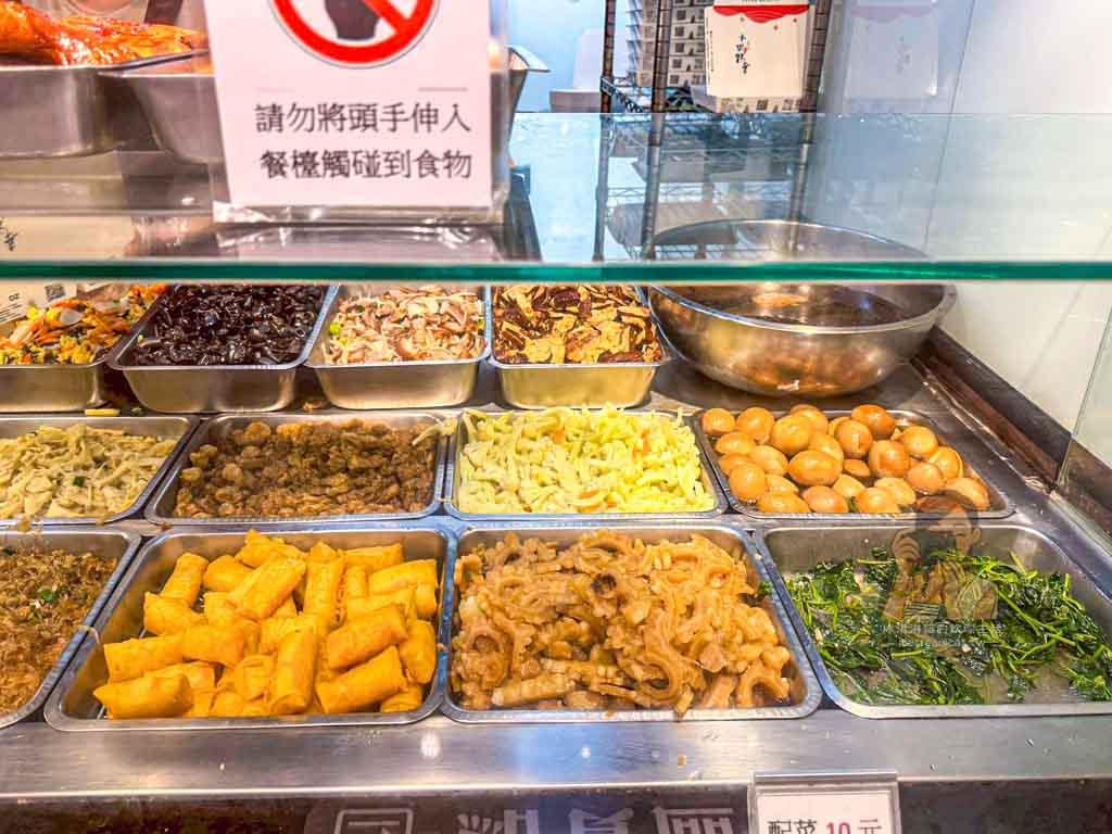 【有口福自助餐】北投石牌平價自助餐推薦，百元便當主菜＋4配菜超划算 @冰淇淋貓的軟爛生活