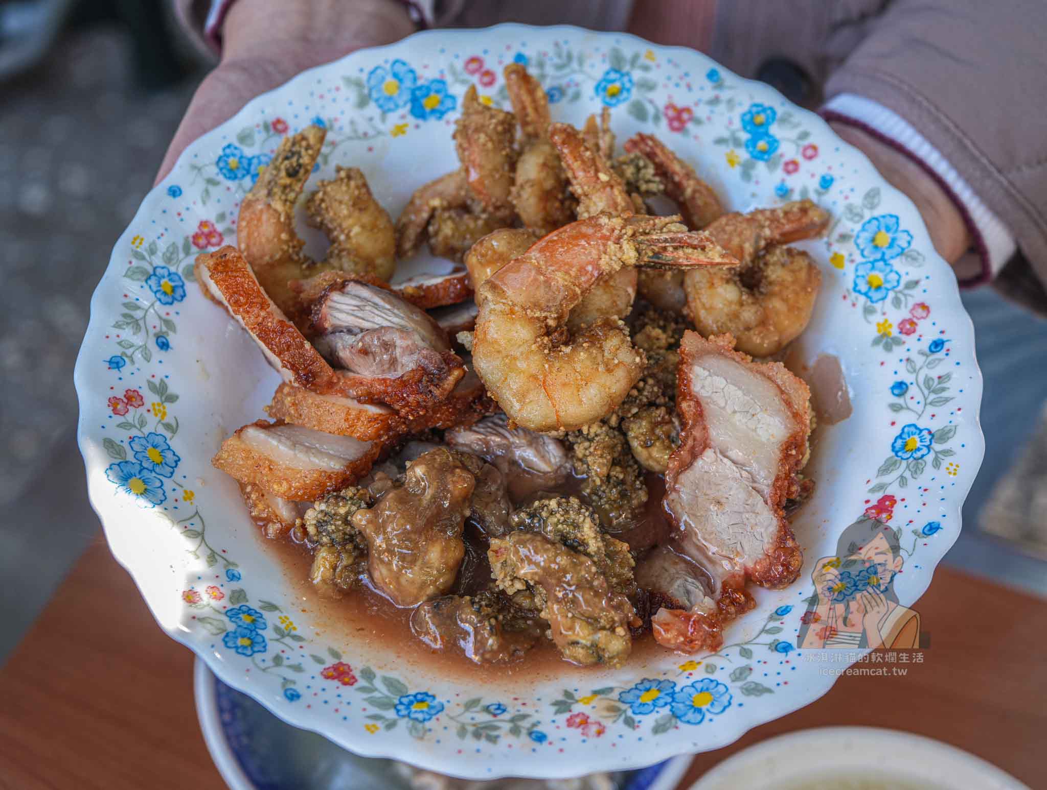 葉家肉粥｜大稻埕慈聖宮廟口美食，捷運大橋頭站必吃肉粥與紅燒肉 @冰淇淋貓的軟爛生活